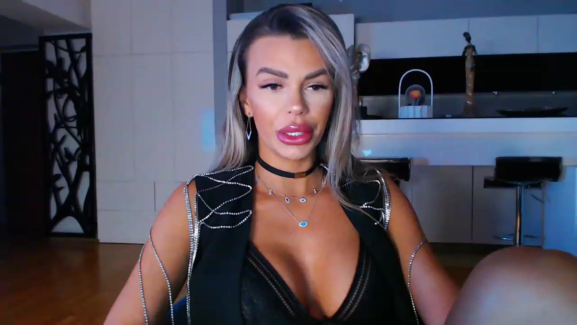 Gallery image thumbnail from D_y_y's myfreecams stream on, 01/30/2023, 05:41 image 1 of 20