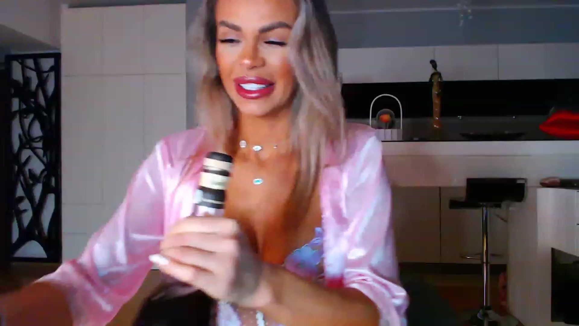 Gallery image thumbnail from D_y_y's myfreecams stream on, 01/31/2023, 05:01 image 6 of 20