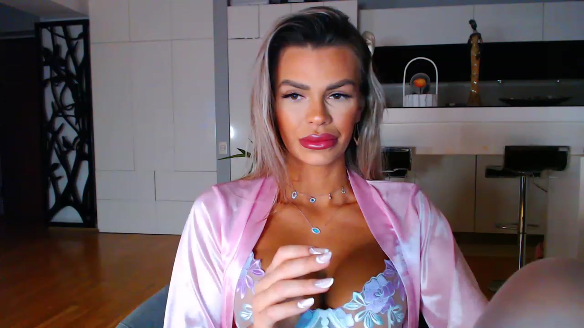 Gallery image thumbnail from D_y_y's myfreecams stream on, 01/31/2023, 05:01 image 8 of 20