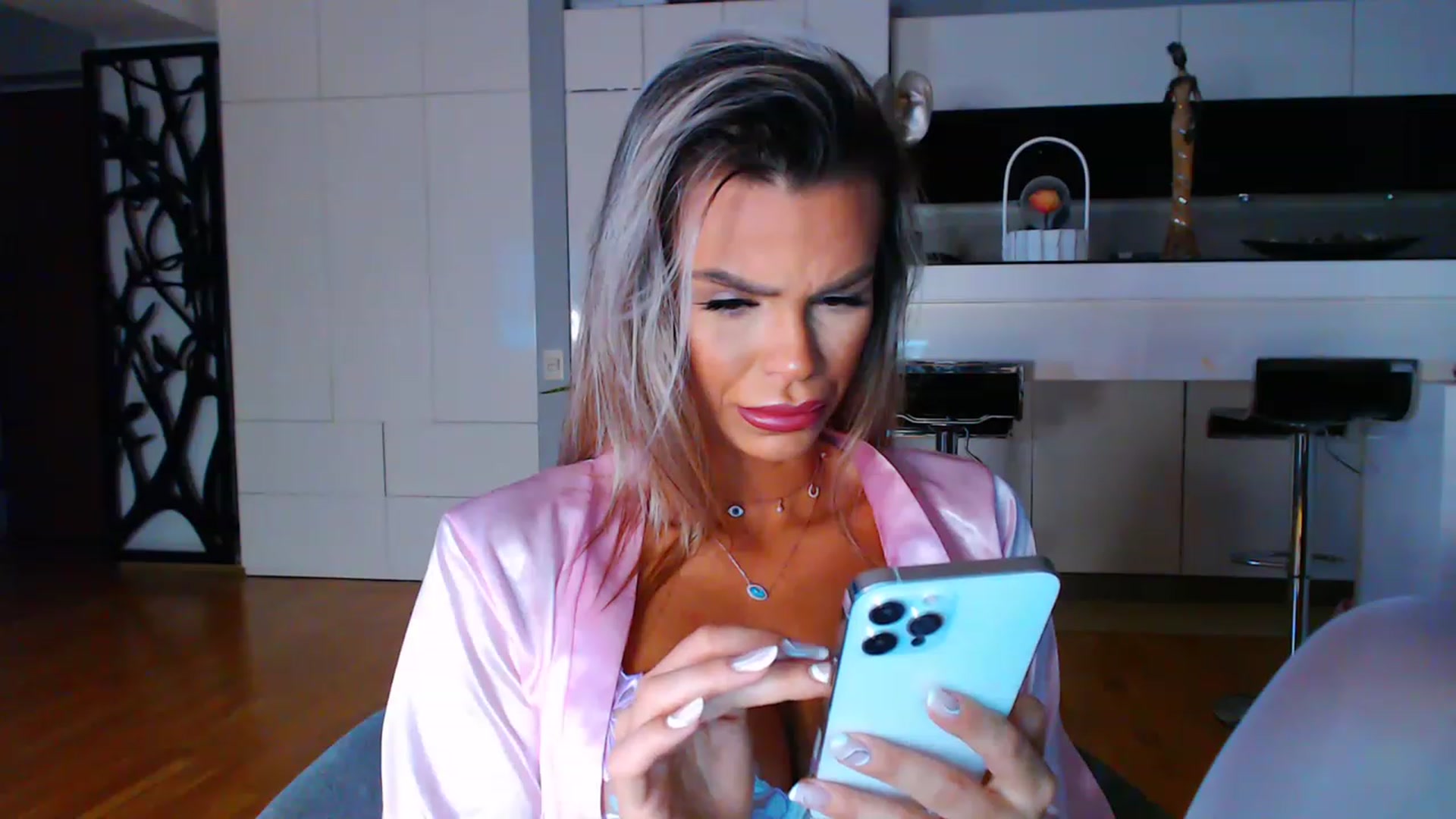 Gallery image thumbnail from D_y_y's myfreecams stream on, 01/31/2023, 05:01 image 18 of 20