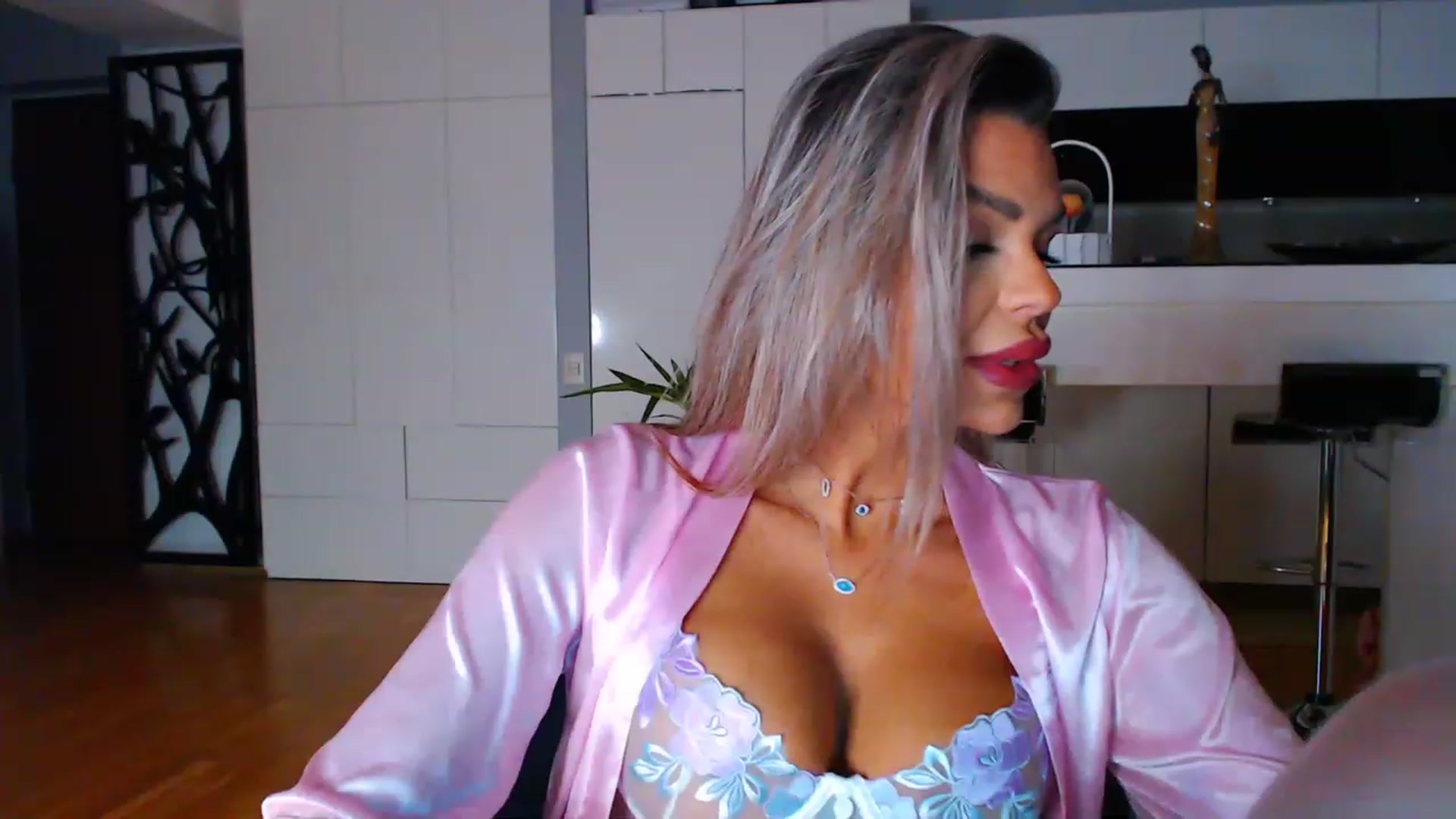Gallery image thumbnail from D_y_y's myfreecams stream on, 01/31/2023, 05:01 image 10 of 20
