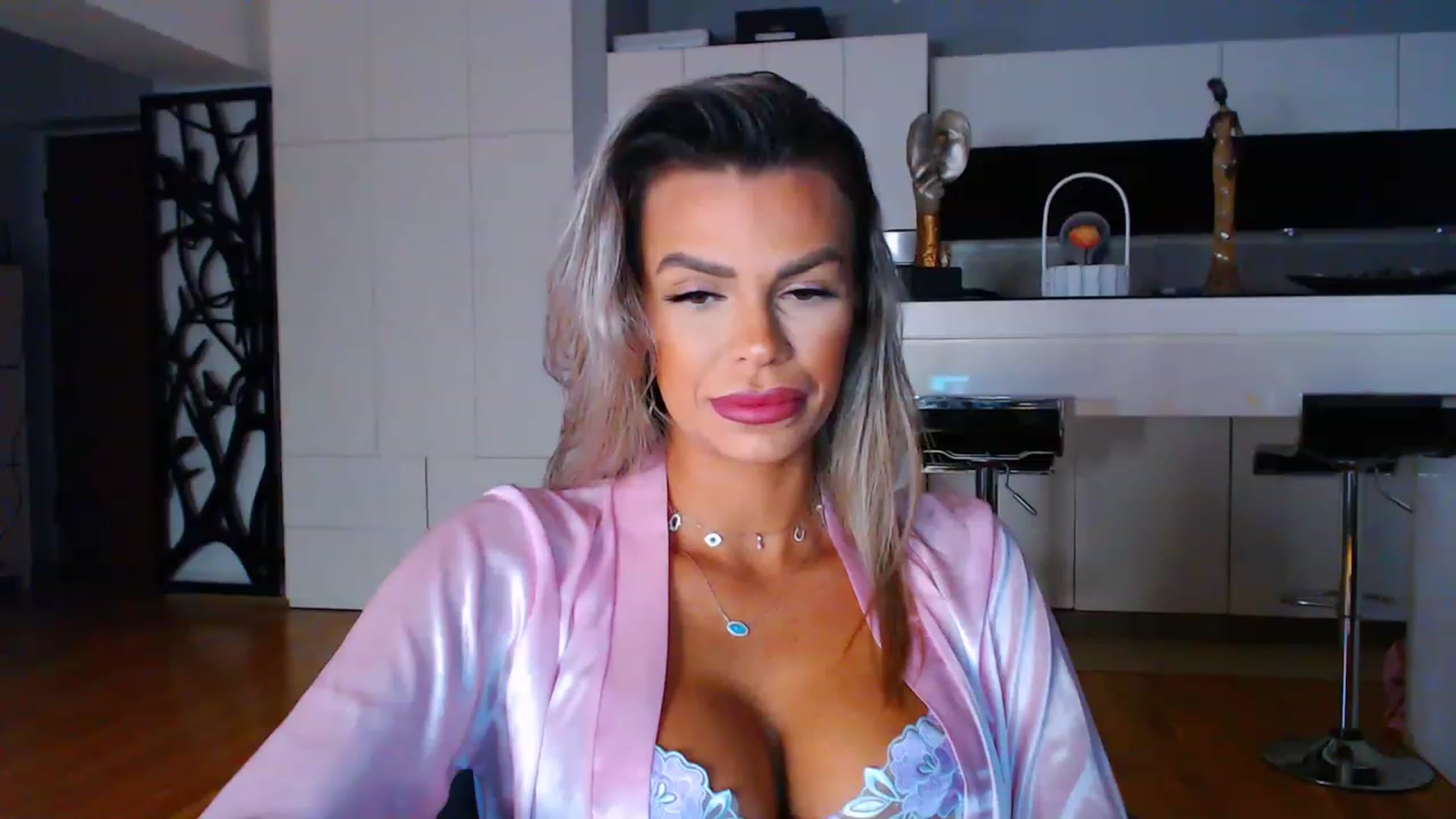 Gallery image thumbnail from D_y_y's myfreecams stream on, 01/31/2023, 06:04 image 10 of 20