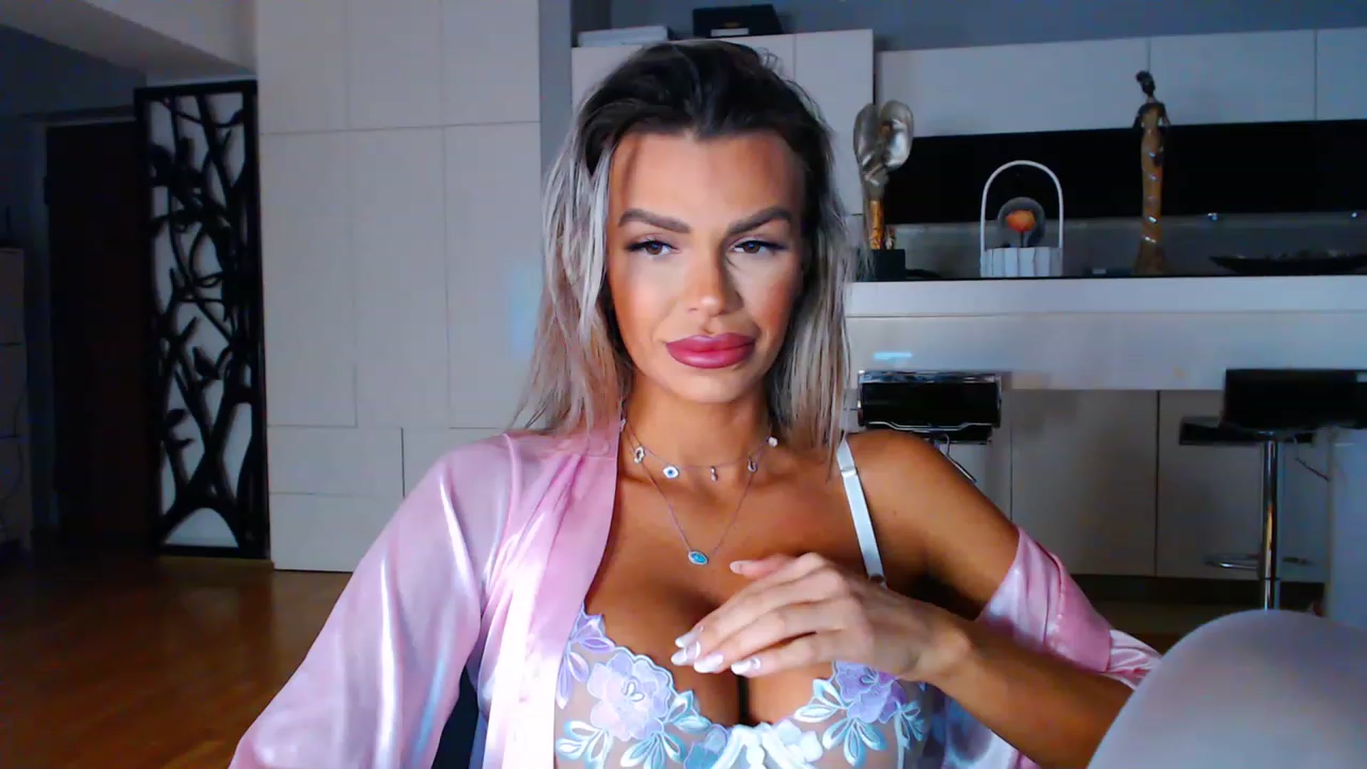 Gallery image thumbnail from D_y_y's myfreecams stream on, 01/31/2023, 06:04 image 4 of 20