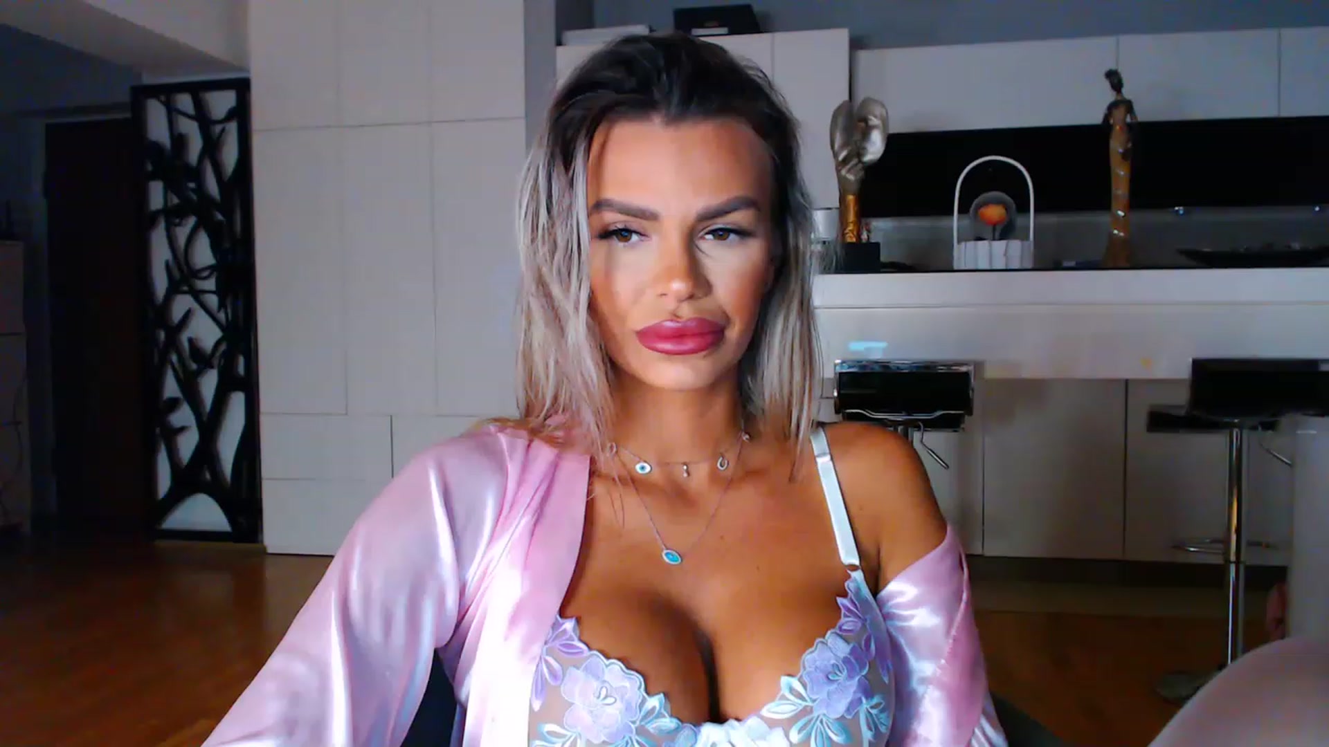 Gallery image thumbnail from D_y_y's myfreecams stream on, 01/31/2023, 06:04 image 5 of 20
