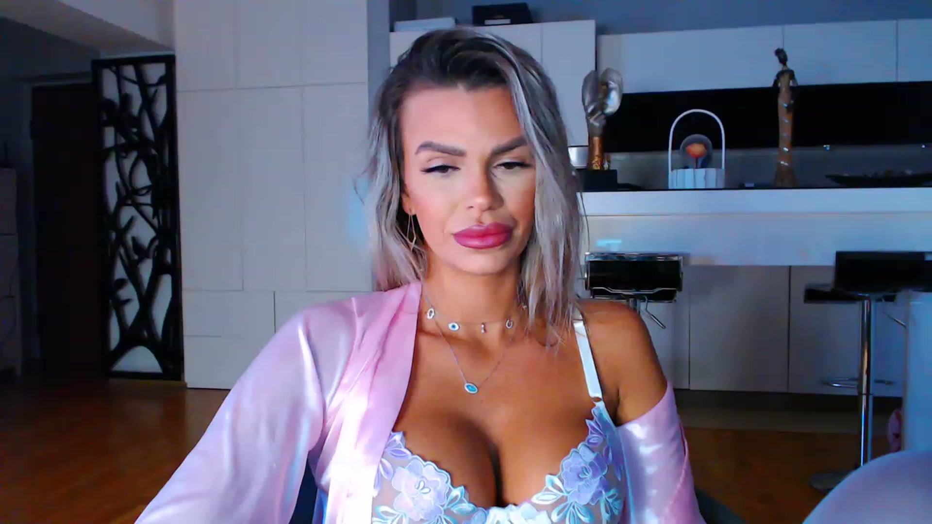 Gallery image thumbnail from D_y_y's myfreecams stream on, 01/31/2023, 06:04 image 6 of 20