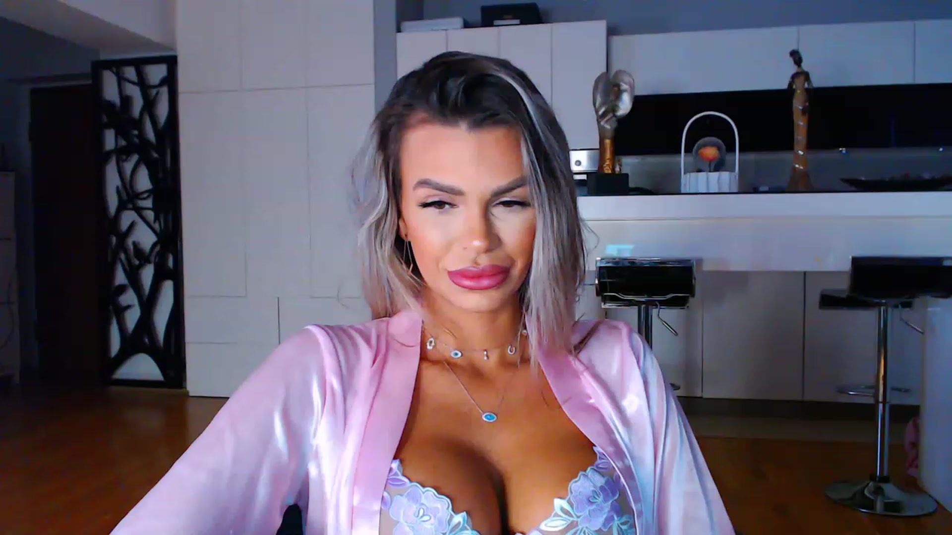 Gallery image thumbnail from D_y_y's myfreecams stream on, 01/31/2023, 06:04 image 15 of 20