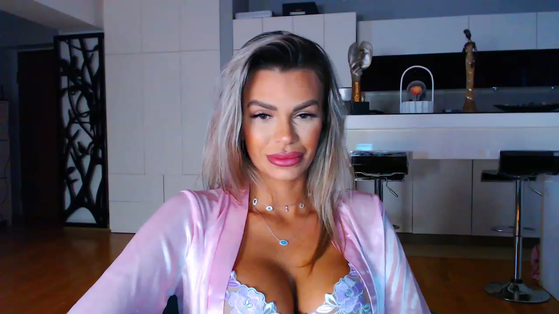 Gallery image thumbnail from D_y_y's myfreecams stream on, 01/31/2023, 06:04 image 14 of 20