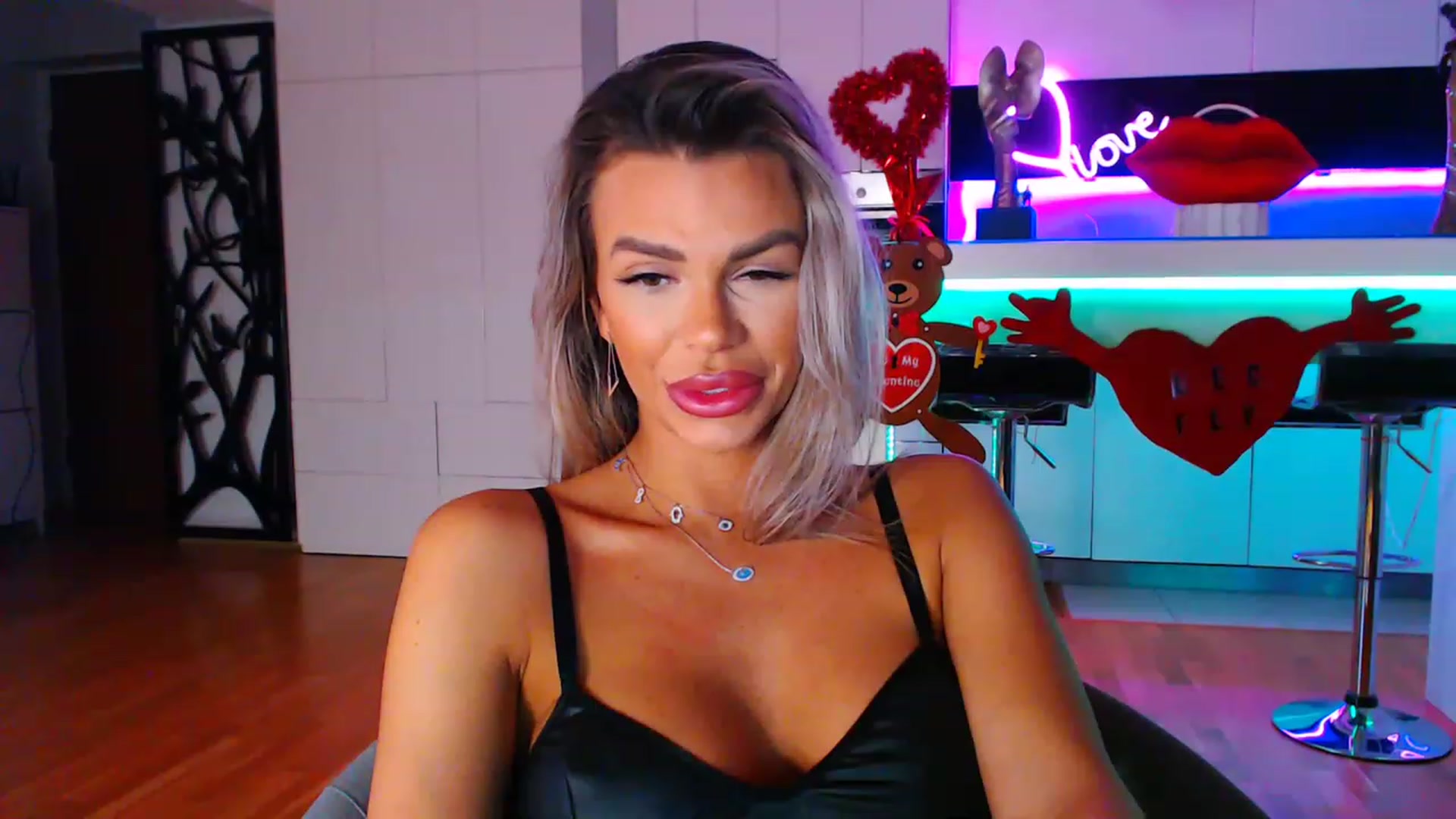 Gallery image thumbnail from D_y_y's myfreecams stream on, 02/04/2023, 05:38 image 20 of 20
