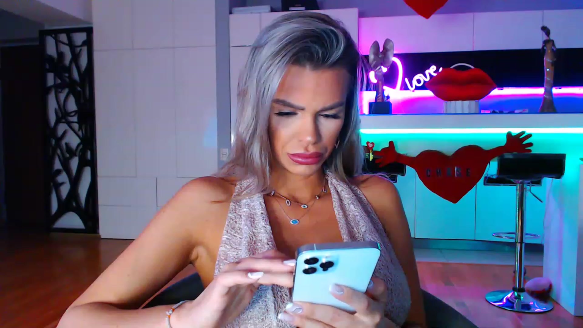 Gallery image thumbnail from D_y_y's myfreecams stream on, 02/10/2023, 03:53 image 8 of 20