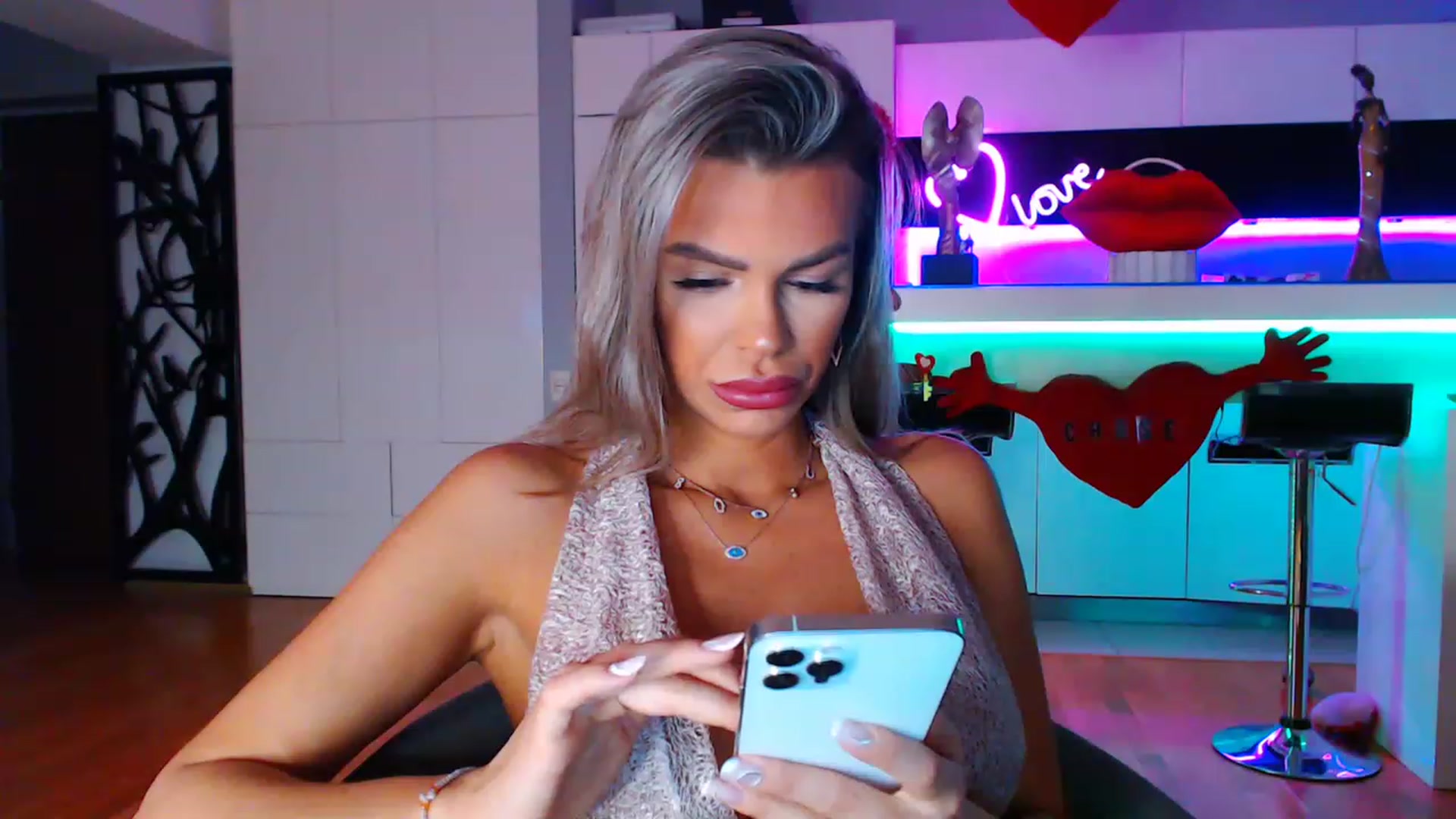 Gallery image thumbnail from D_y_y's myfreecams stream on, 02/10/2023, 03:53 image 7 of 20