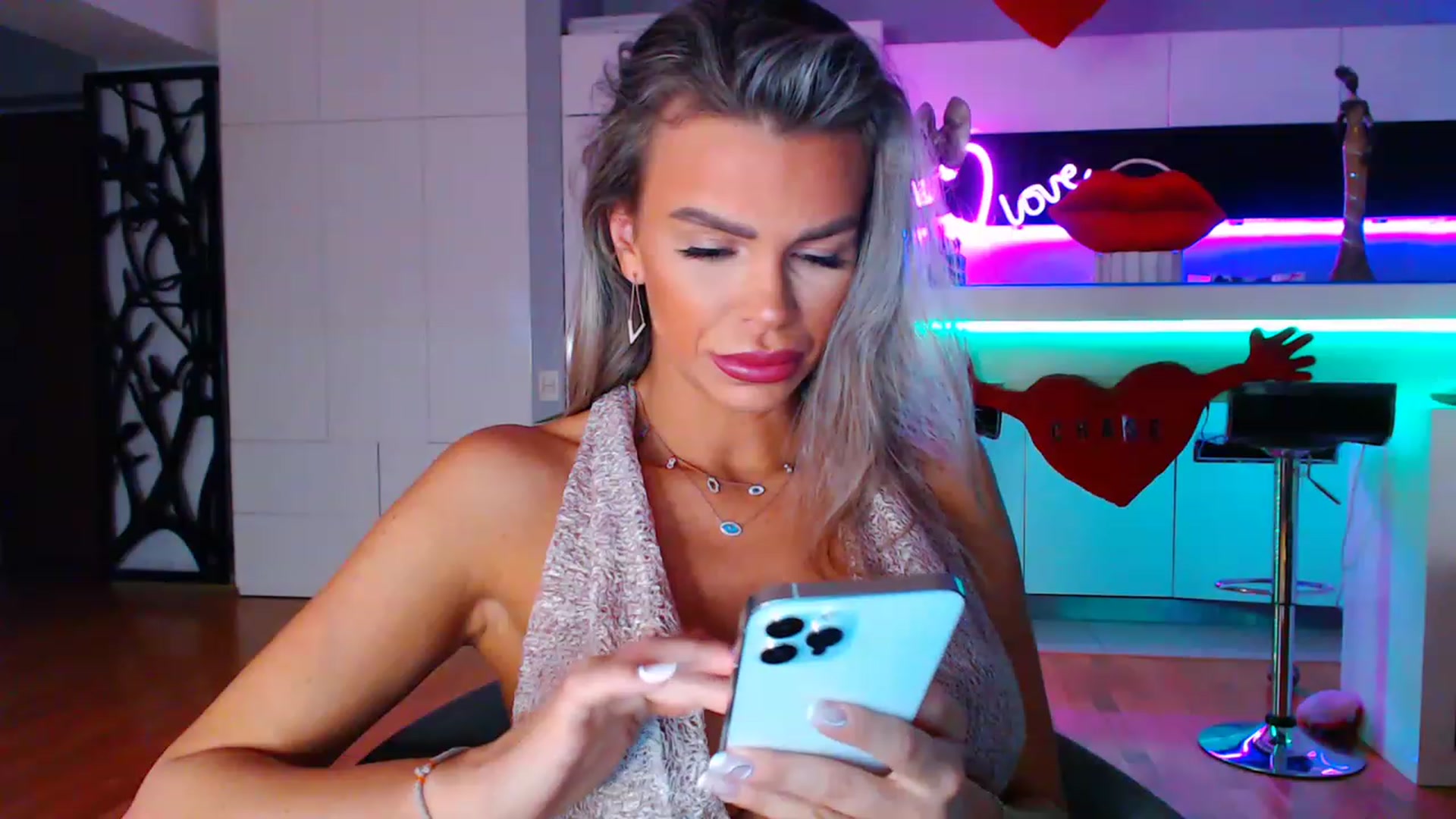 Gallery image thumbnail from D_y_y's myfreecams stream on, 02/10/2023, 03:53 image 19 of 20