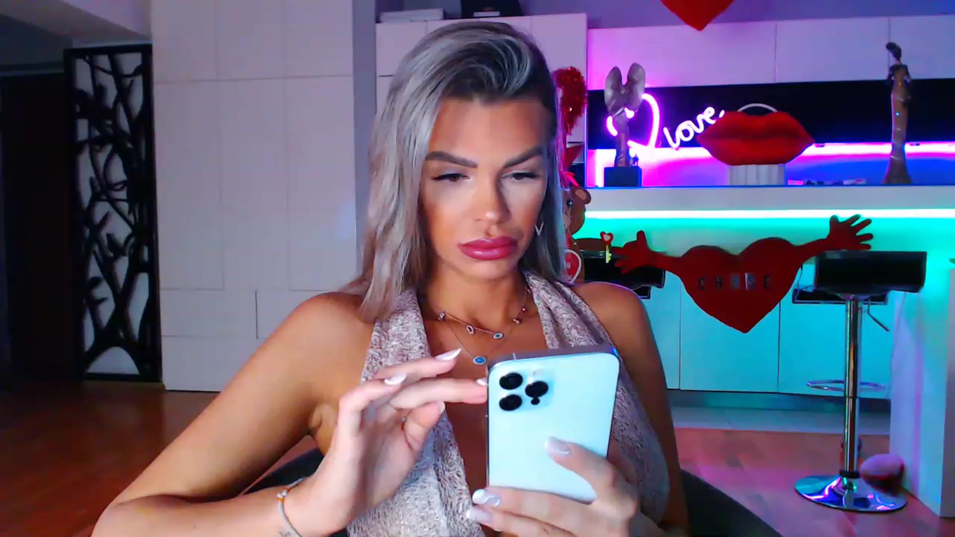 Gallery image thumbnail from D_y_y's myfreecams stream on, 02/10/2023, 03:53 image 10 of 20