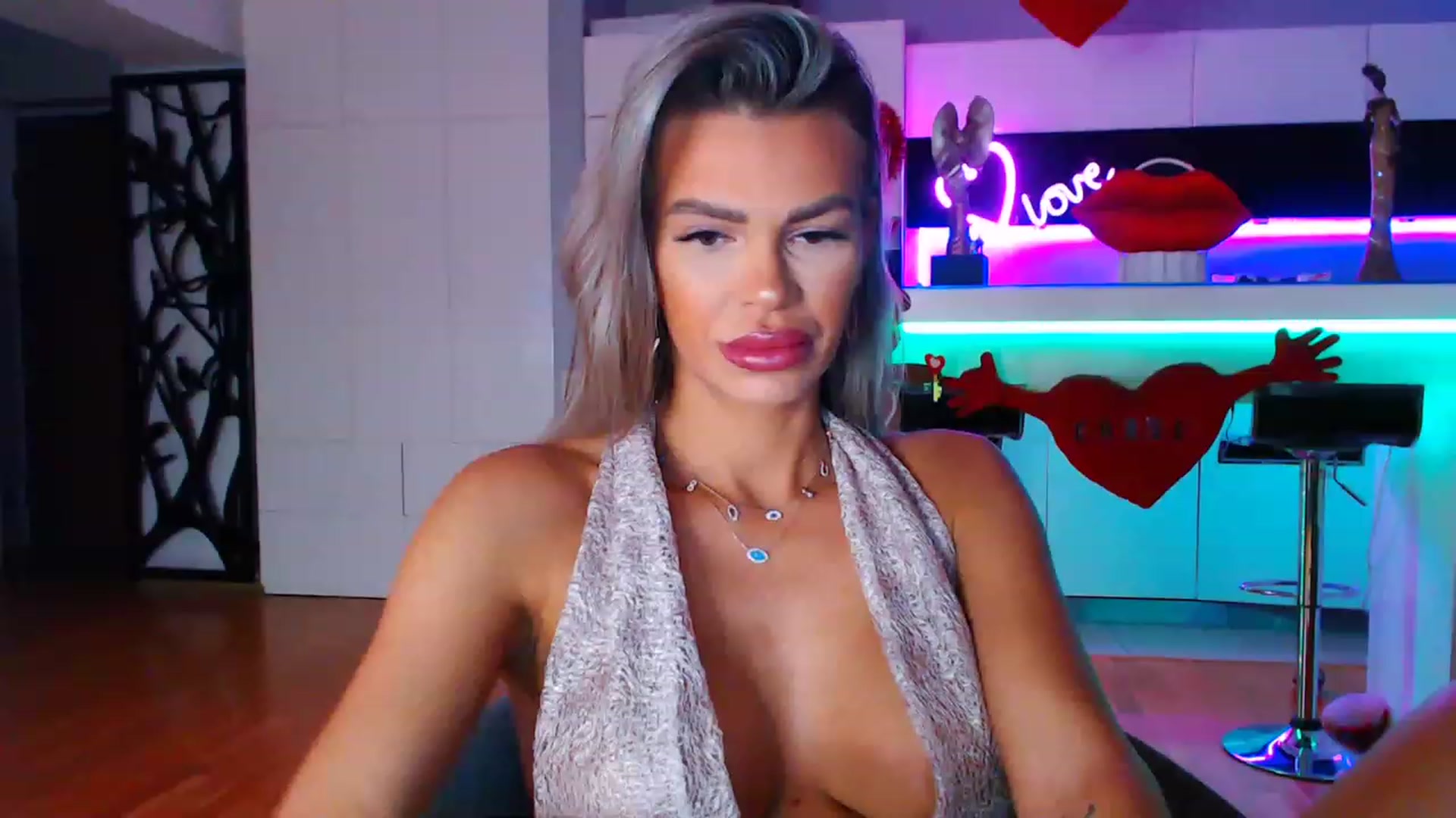 Gallery image thumbnail from D_y_y's myfreecams stream on, 02/10/2023, 03:53 image 3 of 20
