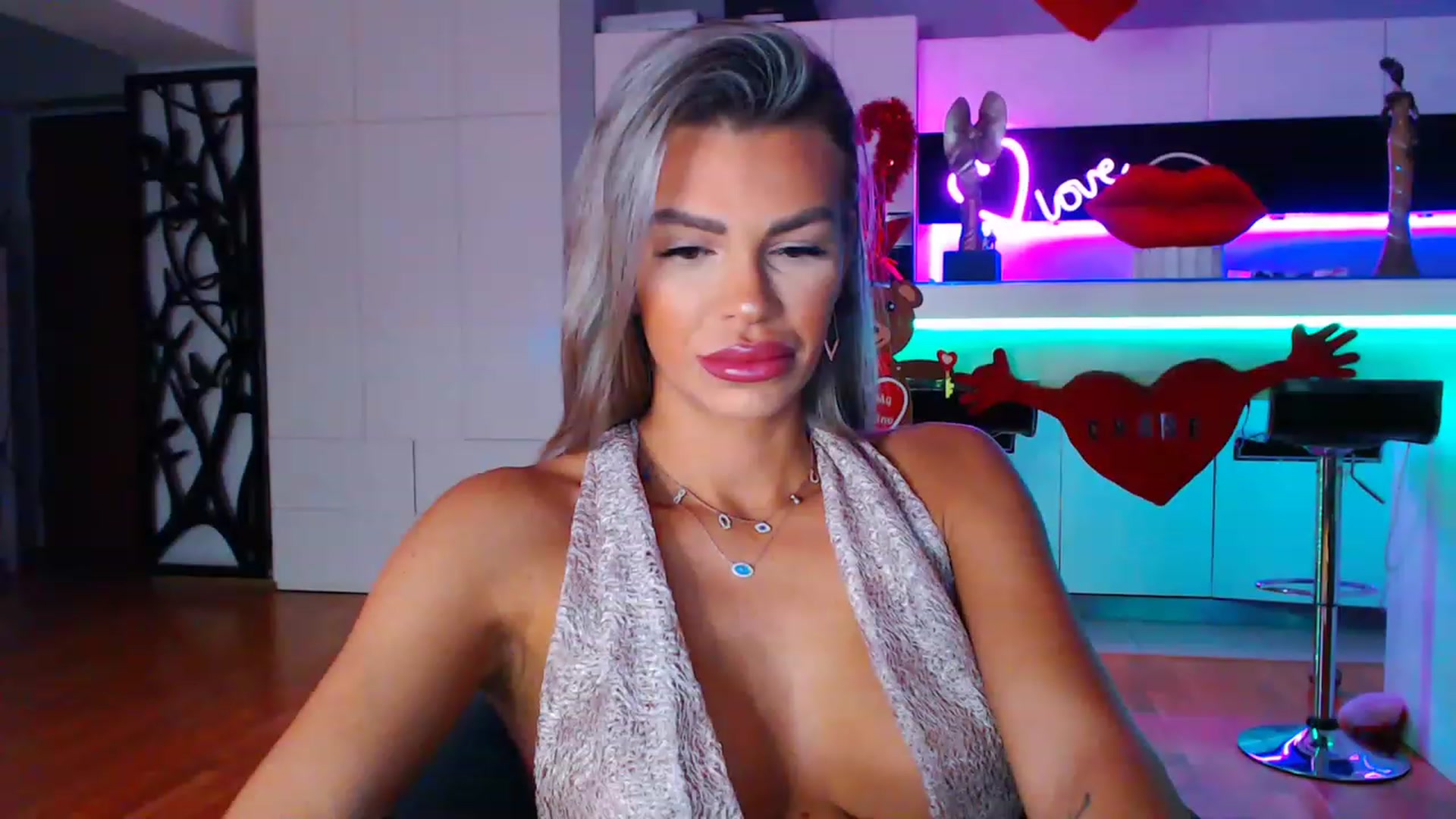 Gallery image thumbnail from D_y_y's myfreecams stream on, 02/10/2023, 03:53 image 12 of 20