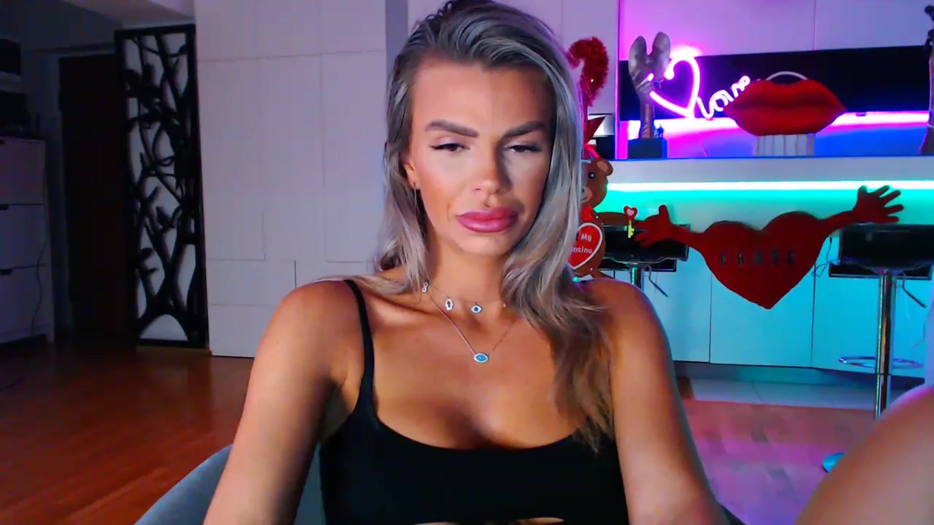 Gallery image thumbnail from D_y_y's myfreecams stream on, 02/11/2023, 05:05 image 18 of 20
