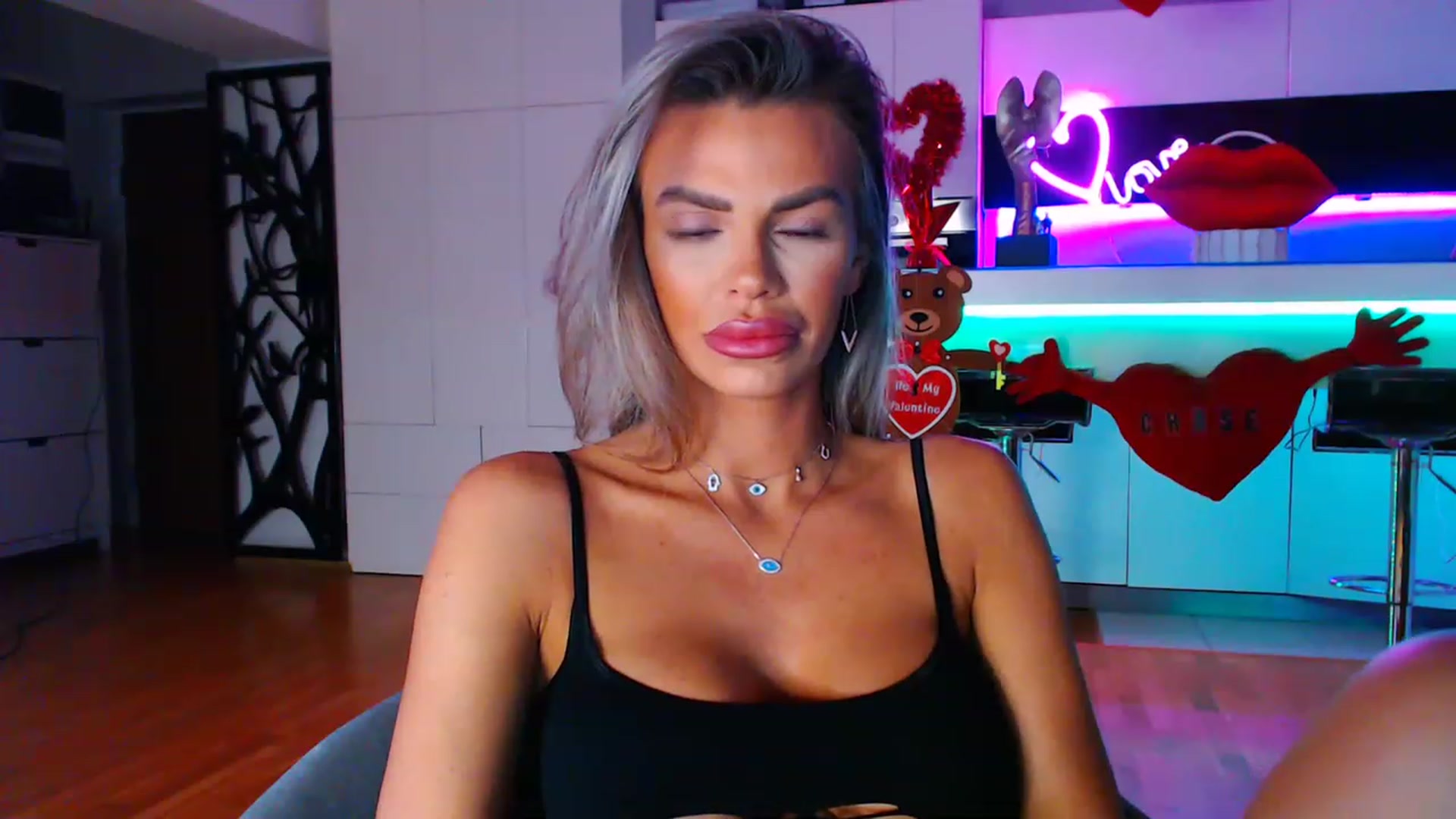 Gallery image thumbnail from D_y_y's myfreecams stream on, 02/11/2023, 05:05 image 13 of 20