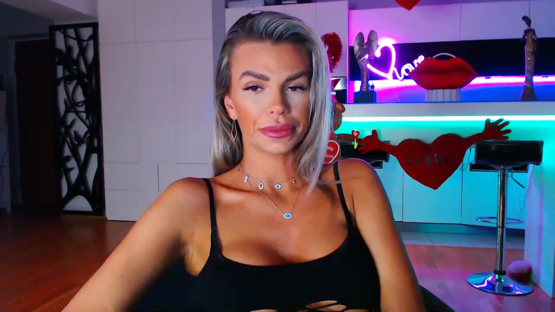 Gallery image thumbnail from D_y_y's myfreecams stream on, 02/11/2023, 05:05 image 10 of 20