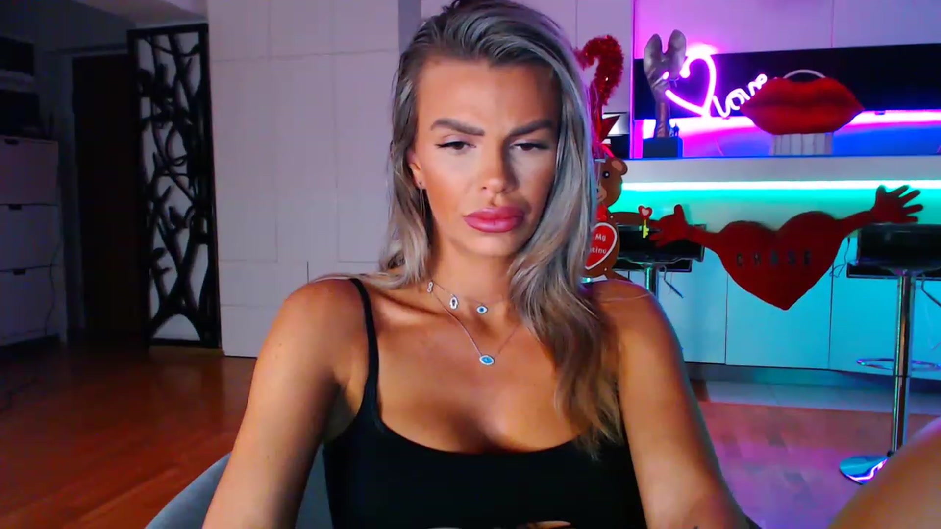 Gallery image thumbnail from D_y_y's myfreecams stream on, 02/11/2023, 05:05 image 17 of 20