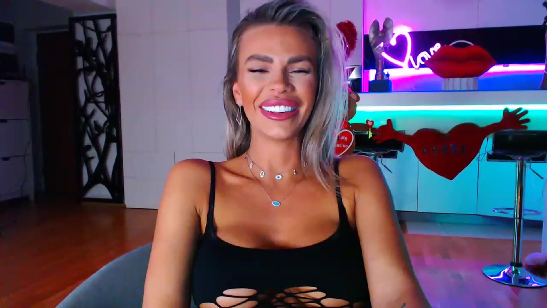 Gallery image thumbnail from D_y_y's myfreecams stream on, 02/11/2023, 05:05 image 14 of 20