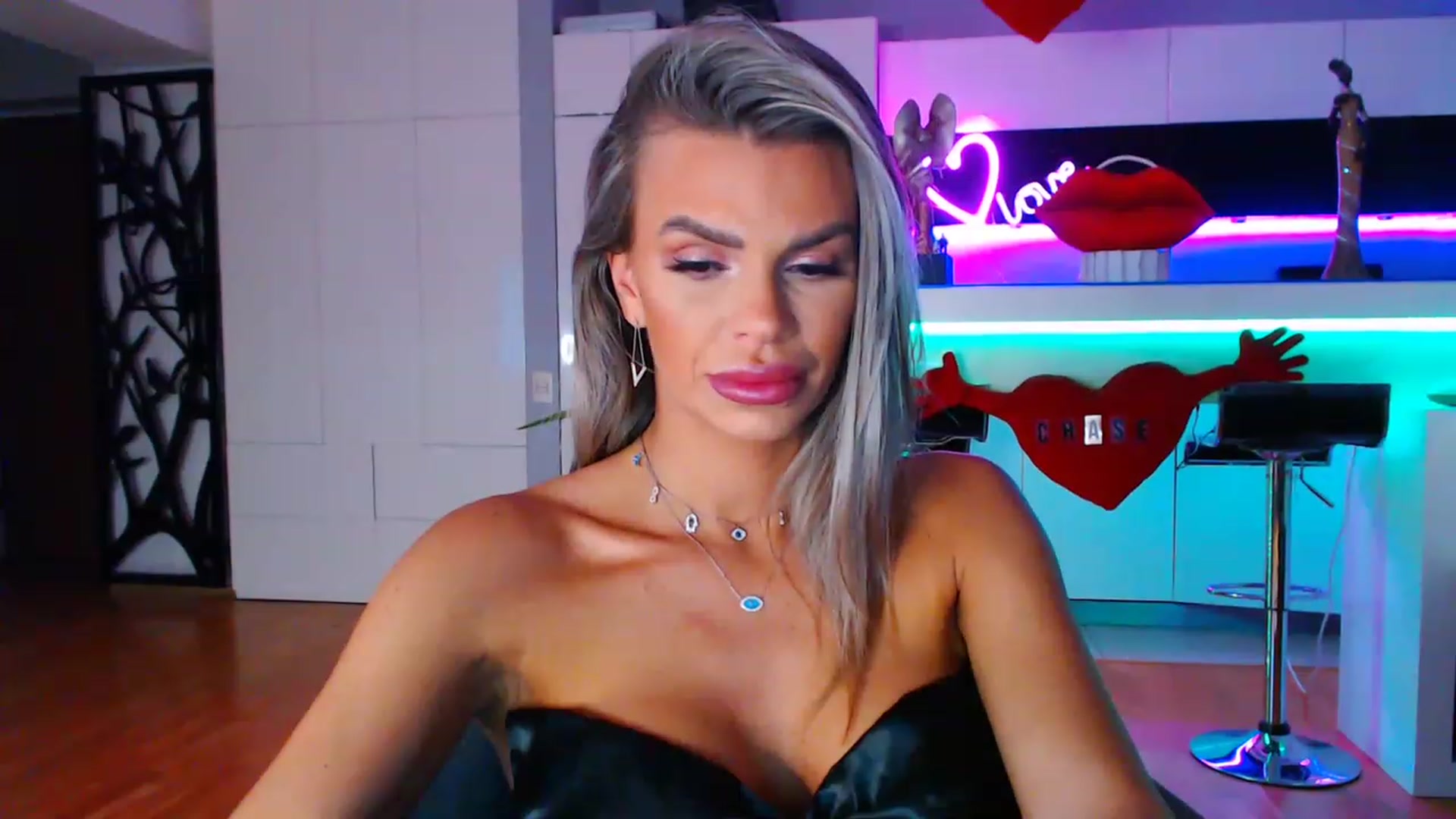 Gallery image thumbnail from D_y_y's myfreecams stream on, 02/12/2023, 05:45 image 15 of 20