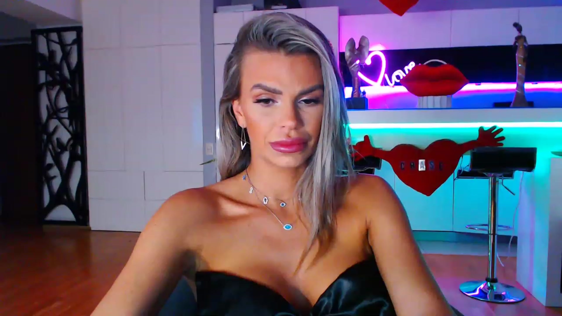 Gallery image thumbnail from D_y_y's myfreecams stream on, 02/12/2023, 05:45 image 16 of 20