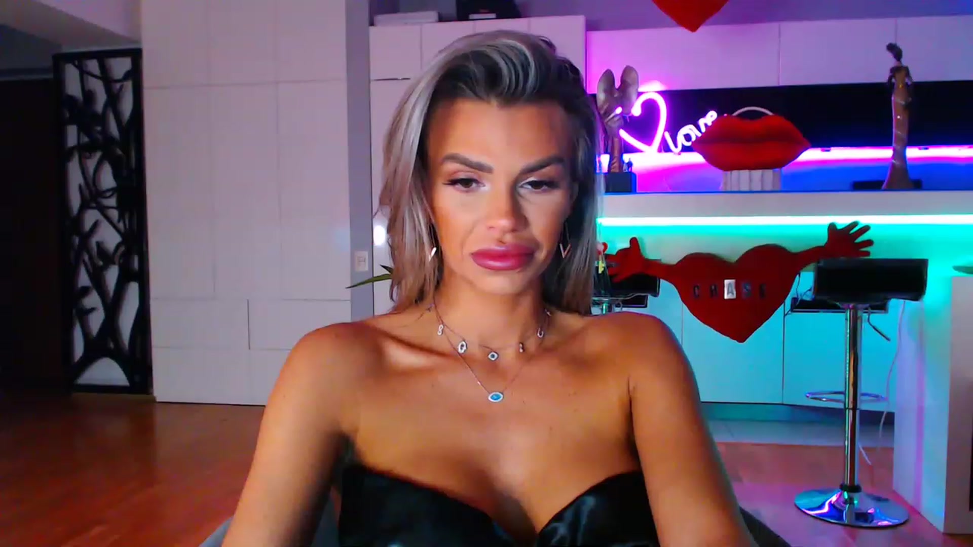 Gallery image thumbnail from D_y_y's myfreecams stream on, 02/12/2023, 05:45 image 5 of 20