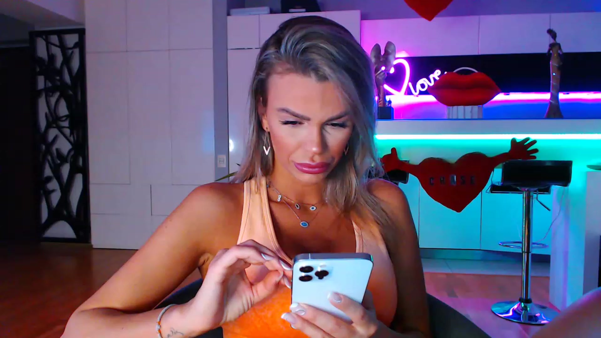 Gallery image thumbnail from D_y_y's myfreecams stream on, 02/13/2023, 04:18 image 11 of 20