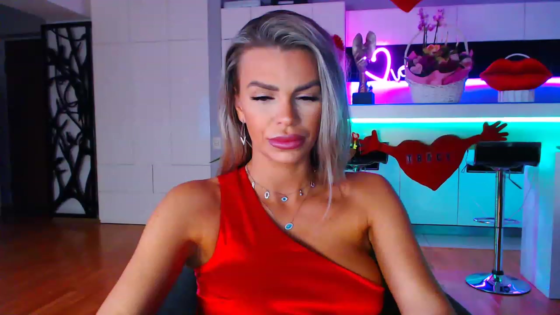 Gallery image thumbnail from D_y_y's myfreecams stream on, 02/15/2023, 05:23 image 9 of 20