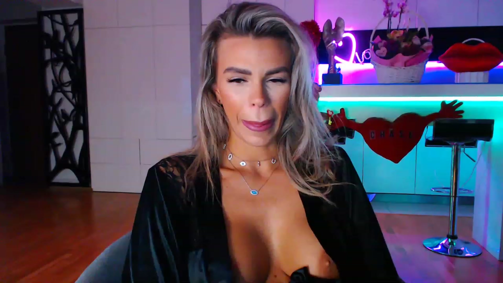 Gallery image thumbnail from D_y_y's myfreecams stream on, 02/16/2023, 05:37 image 15 of 20