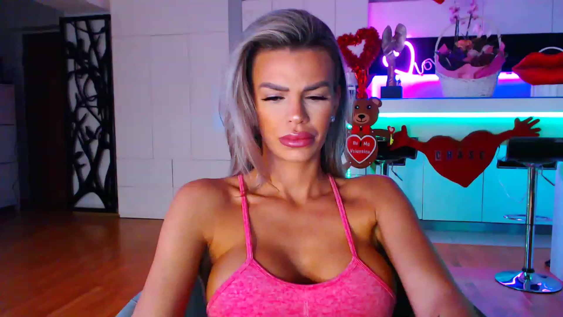 Gallery image thumbnail from D_y_y's myfreecams stream on, 02/21/2023, 05:20 image 8 of 20