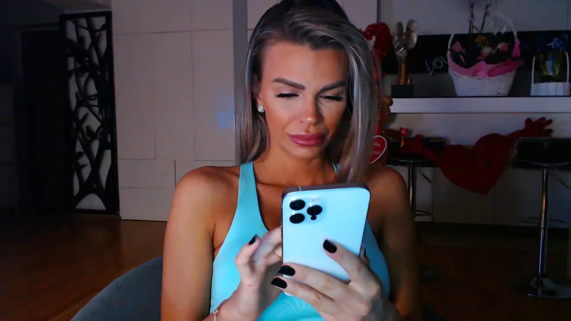 Gallery image thumbnail from D_y_y's myfreecams stream on, 02/26/2023, 04:35 image 3 of 20