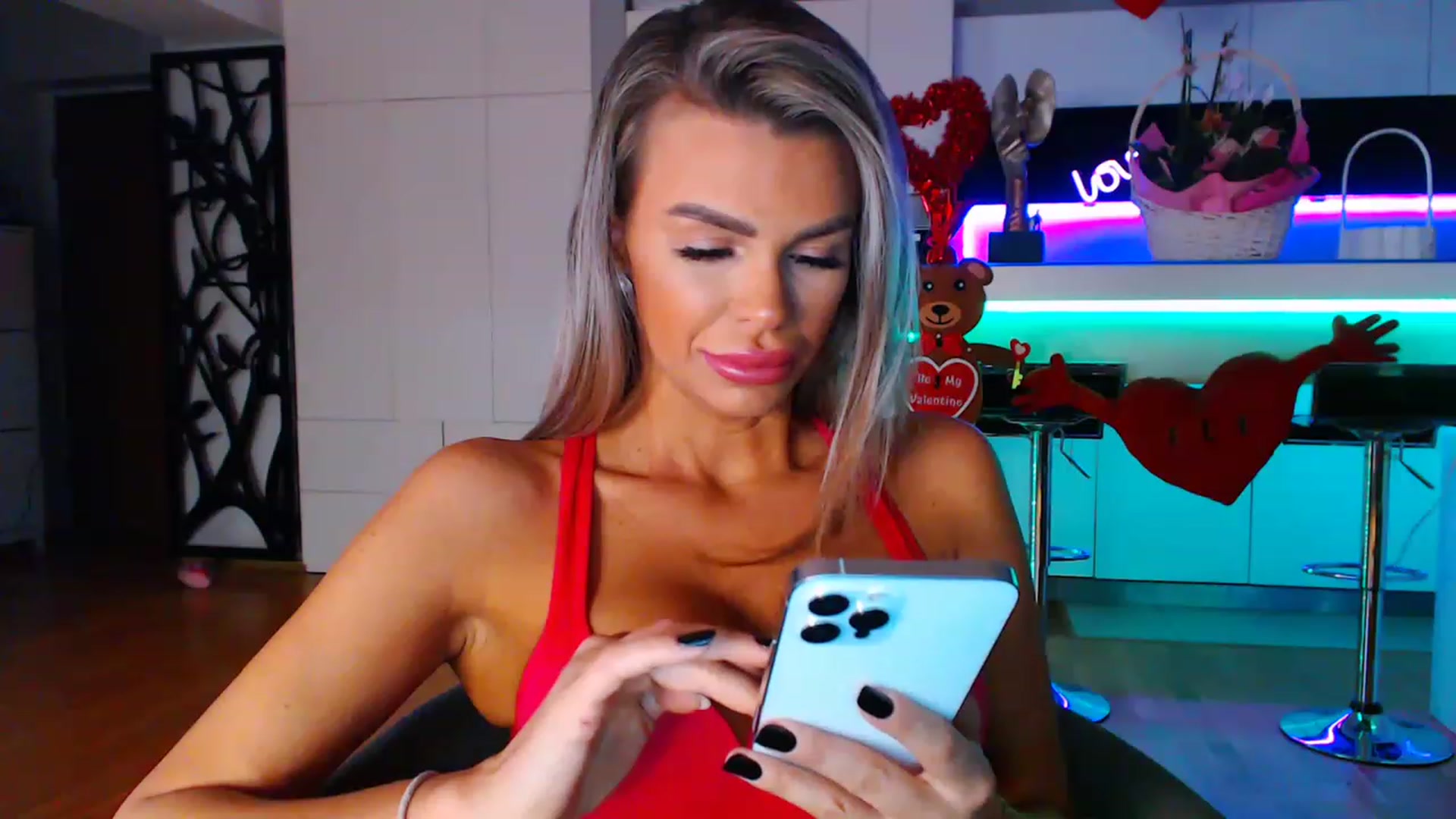 Gallery image thumbnail from D_y_y's myfreecams stream on, 02/27/2023, 05:32 image 9 of 20