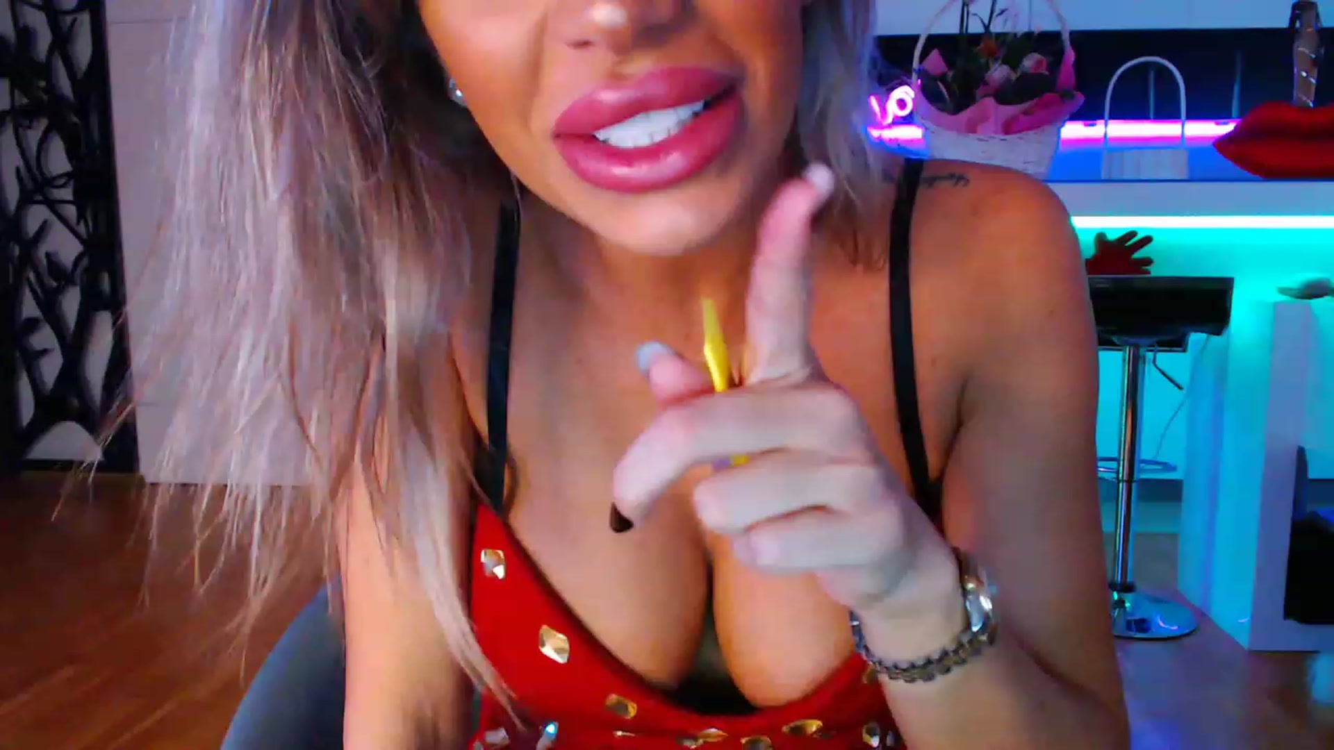 Gallery image thumbnail from D_y_y's myfreecams stream on, 02/28/2023, 06:47 image 13 of 20