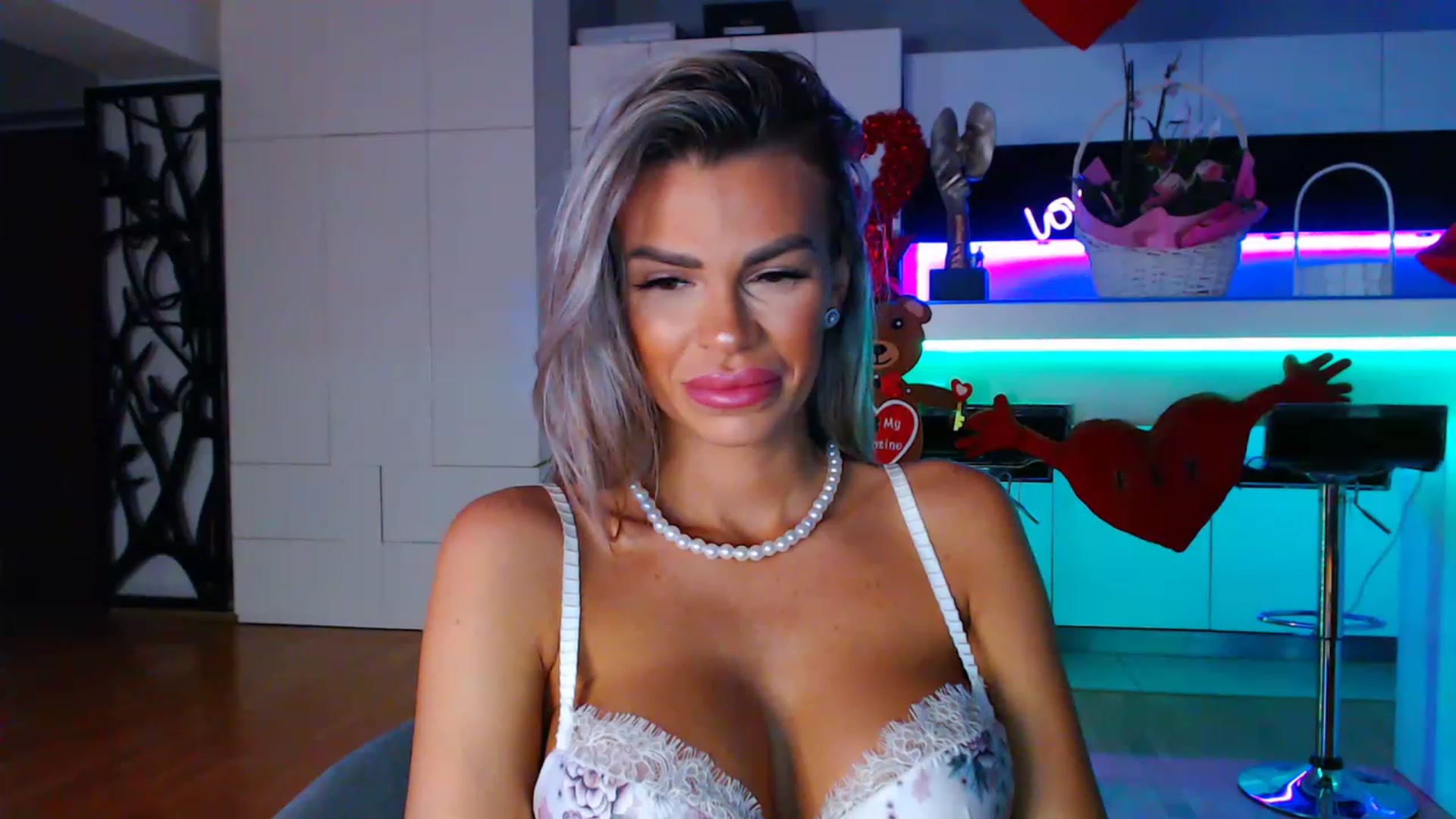 Gallery image thumbnail from D_y_y's myfreecams stream on, 03/01/2023, 06:03 image 10 of 20