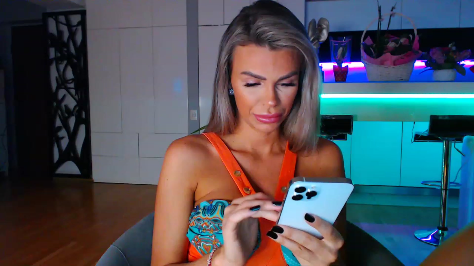 Gallery image thumbnail from D_y_y's myfreecams stream on, 03/02/2023, 23:42 image 16 of 20