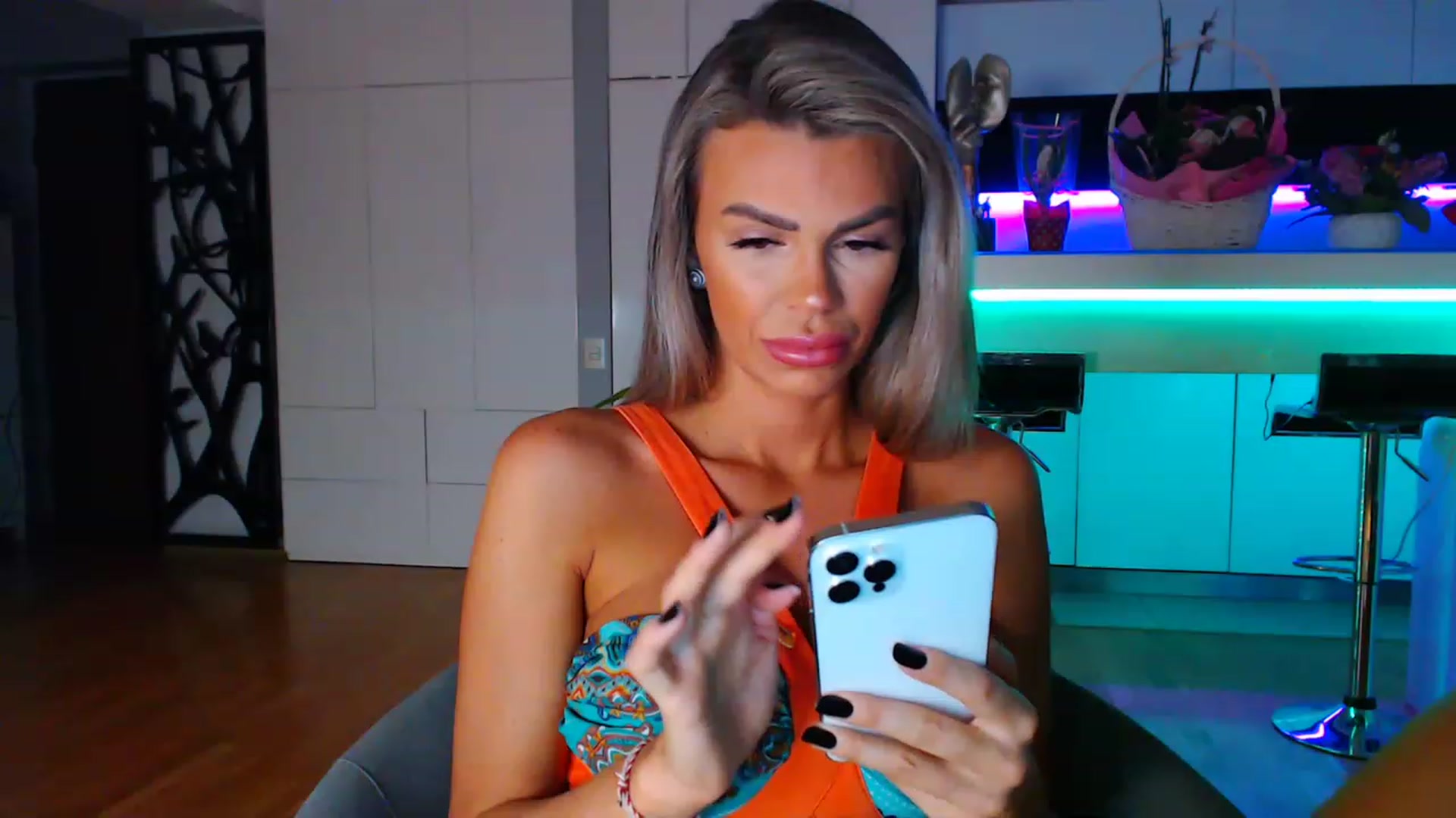 Gallery image thumbnail from D_y_y's myfreecams stream on, 03/02/2023, 23:42 image 14 of 20