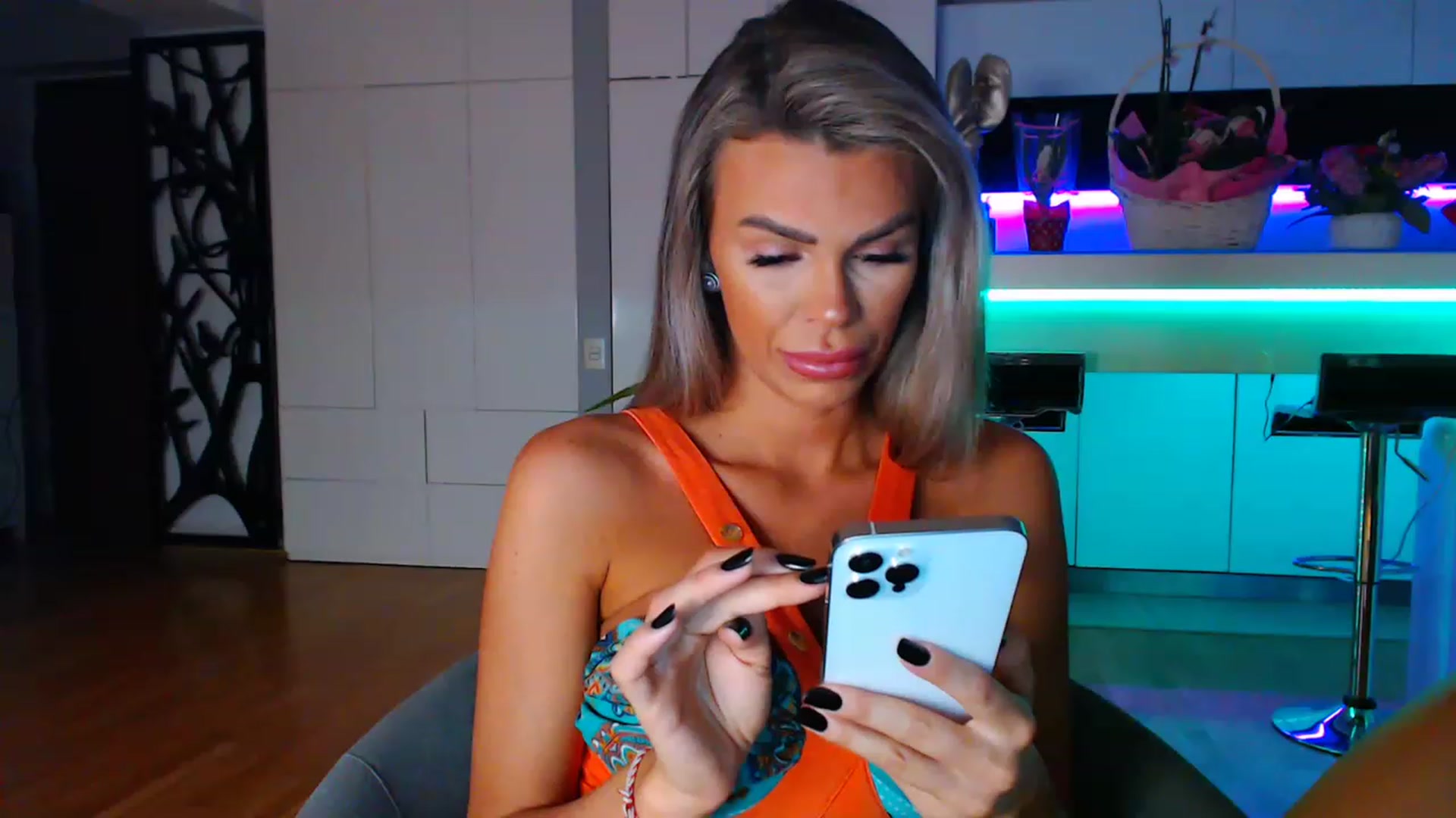 Gallery image thumbnail from D_y_y's myfreecams stream on, 03/02/2023, 23:42 image 15 of 20