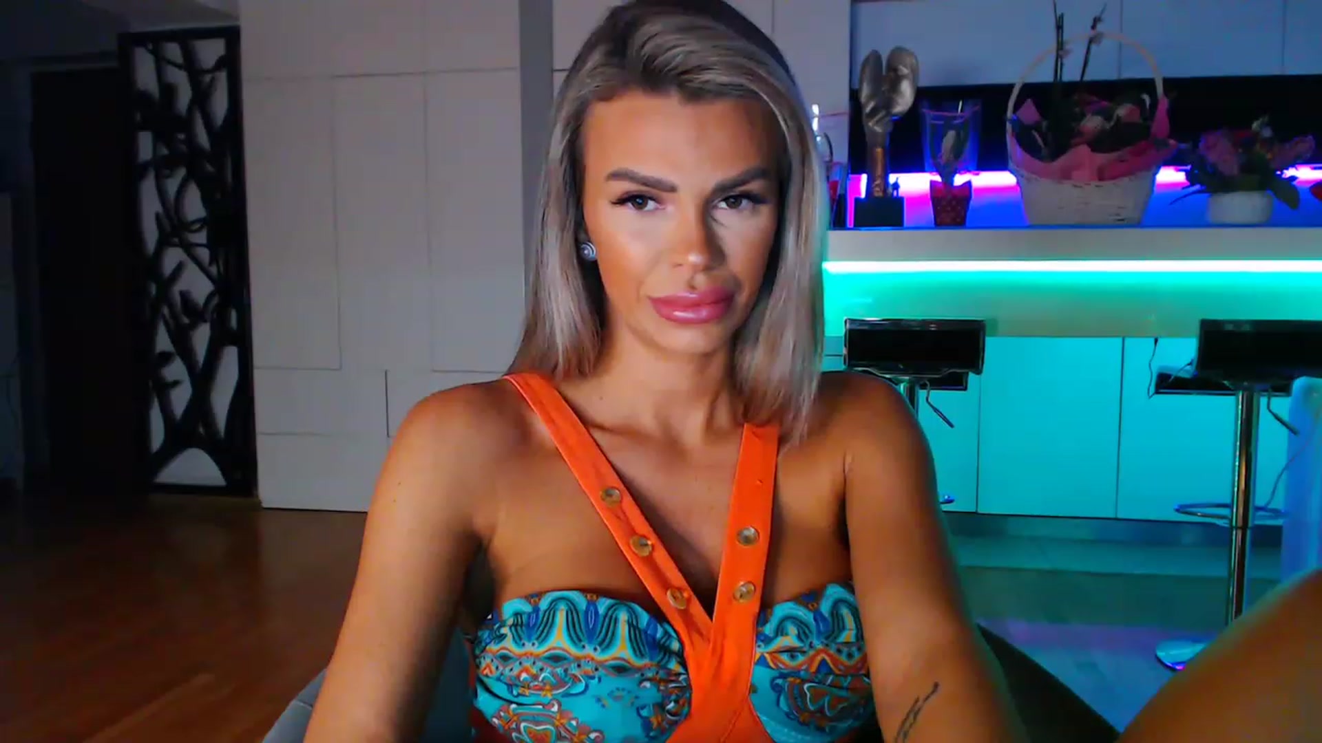 Gallery image thumbnail from D_y_y's myfreecams stream on, 03/02/2023, 23:42 image 19 of 20
