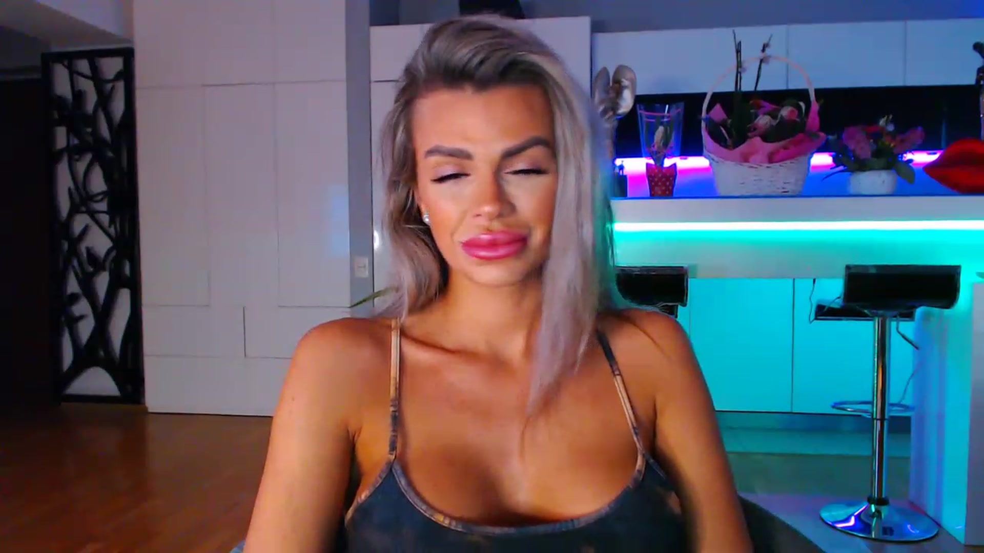 Gallery image thumbnail from D_y_y's myfreecams stream on, 03/03/2023, 05:31 image 19 of 20