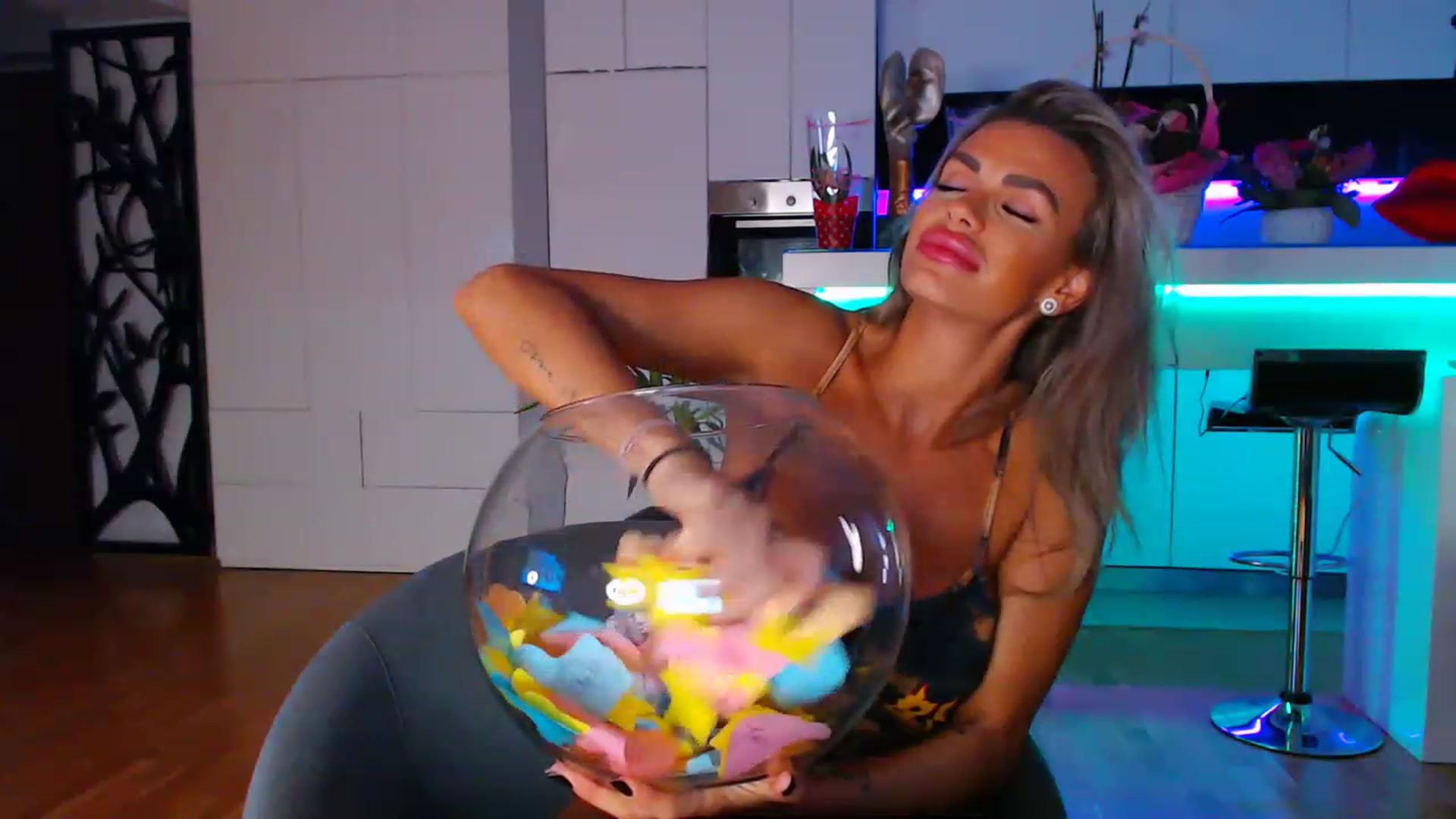 Gallery image thumbnail from D_y_y's myfreecams stream on, 03/03/2023, 05:31 image 15 of 20
