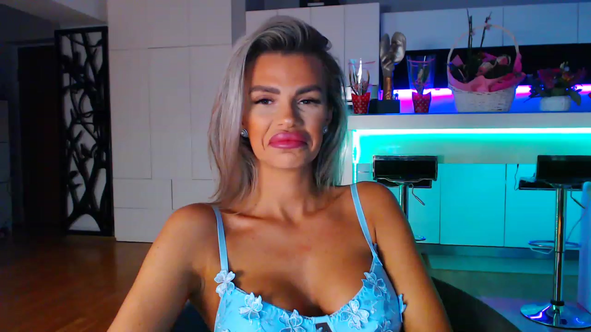 Gallery image thumbnail from D_y_y's myfreecams stream on, 03/04/2023, 05:09 image 17 of 20