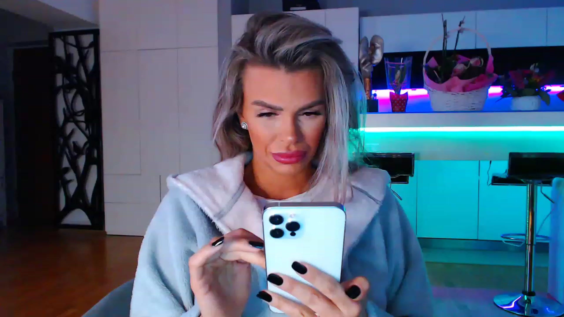 Gallery image thumbnail from D_y_y's myfreecams stream on, 03/04/2023, 05:35 image 1 of 20