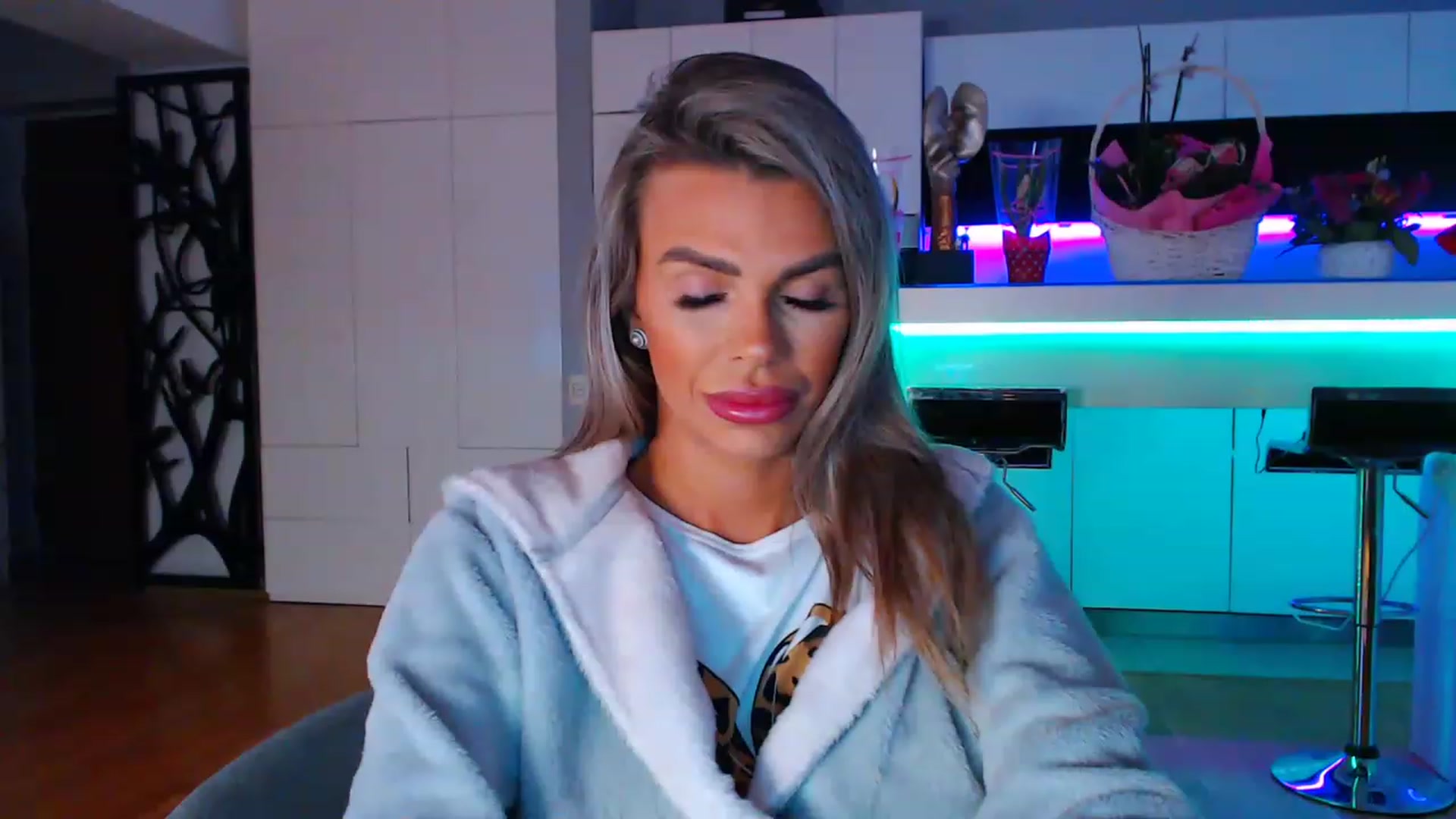 Gallery image thumbnail from D_y_y's myfreecams stream on, 03/04/2023, 05:35 image 10 of 20