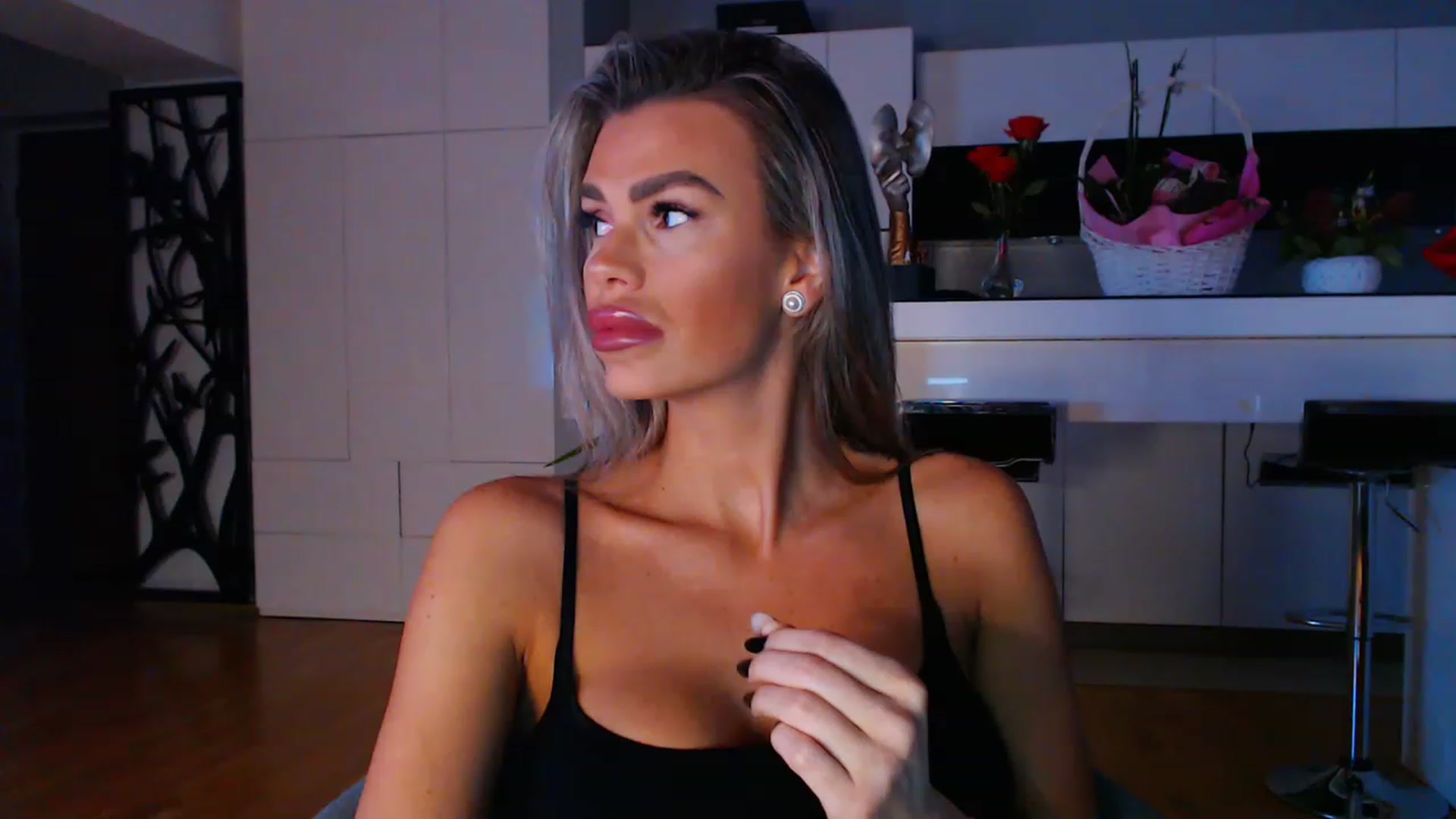Gallery image thumbnail from D_y_y's myfreecams stream on, 03/07/2023, 05:52 image 4 of 20