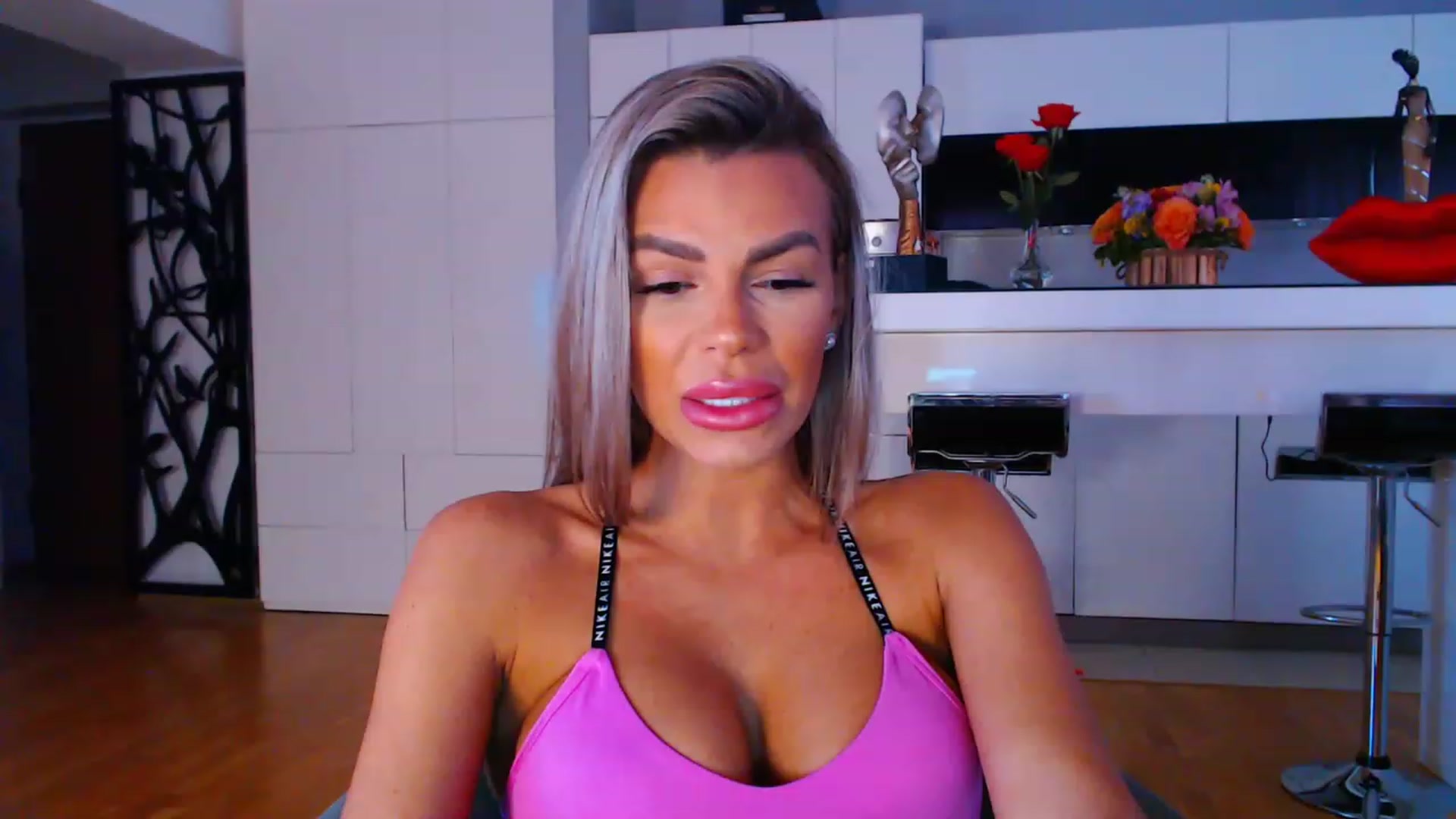 Gallery image thumbnail from D_y_y's myfreecams stream on, 03/09/2023, 05:34 image 18 of 20