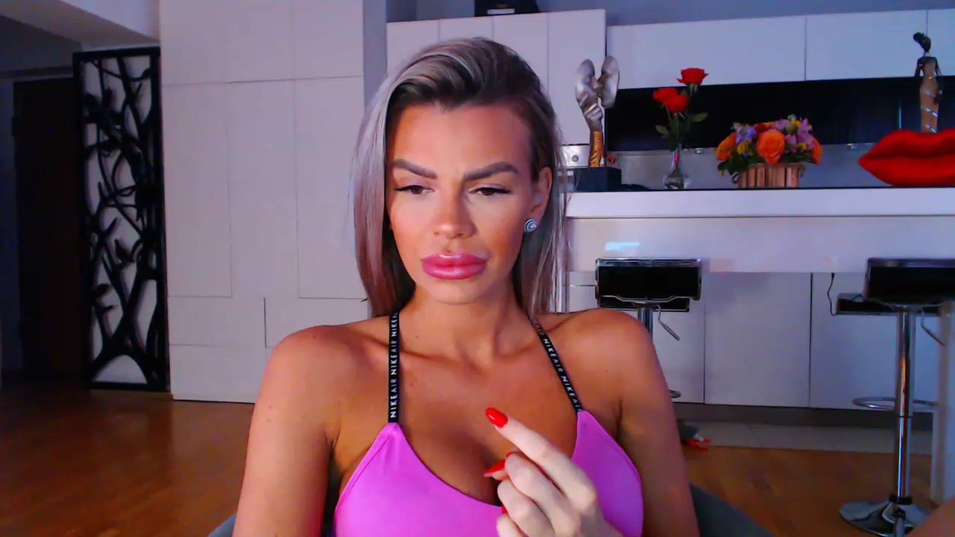 Gallery image thumbnail from D_y_y's myfreecams stream on, 03/09/2023, 05:34 image 17 of 20