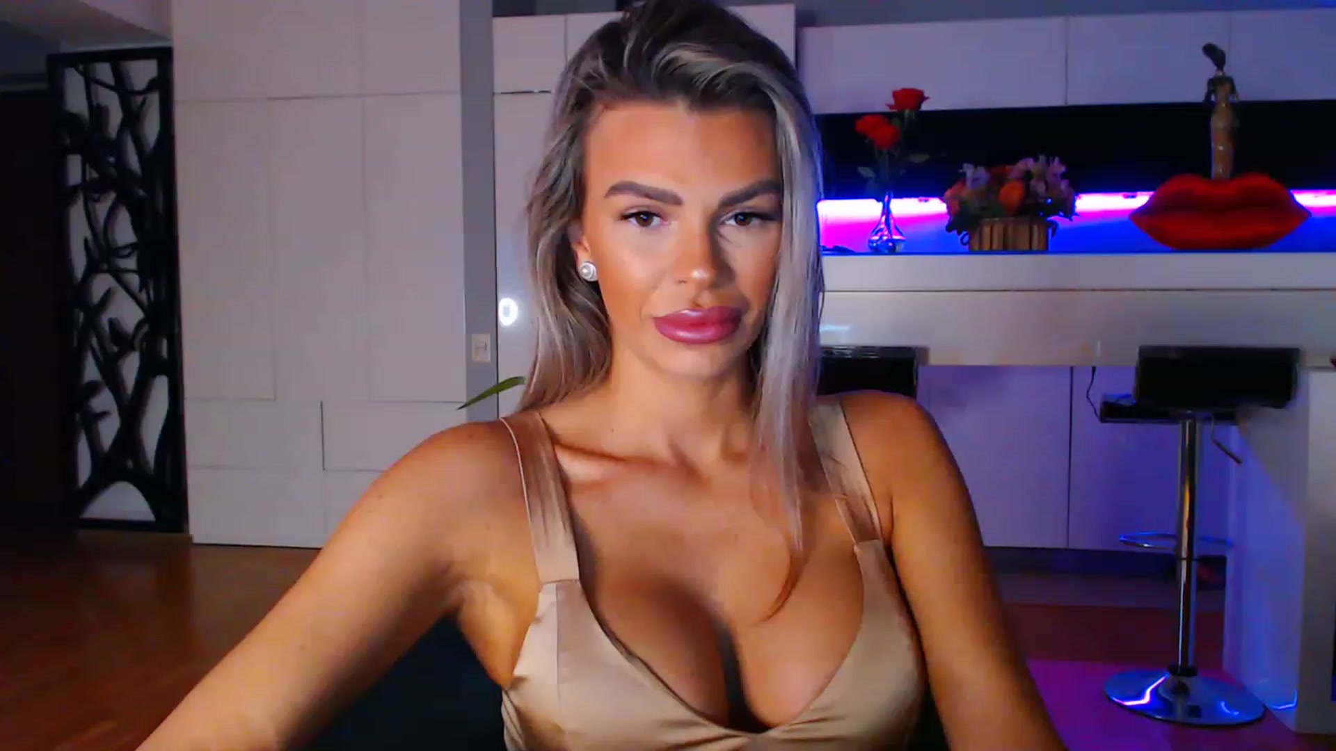 Gallery image thumbnail from D_y_y's myfreecams stream on, 03/12/2023, 05:16 image 3 of 20