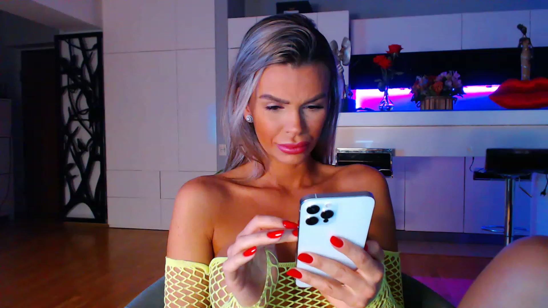 Gallery image thumbnail from D_y_y's myfreecams stream on, 03/14/2023, 04:04 image 18 of 20