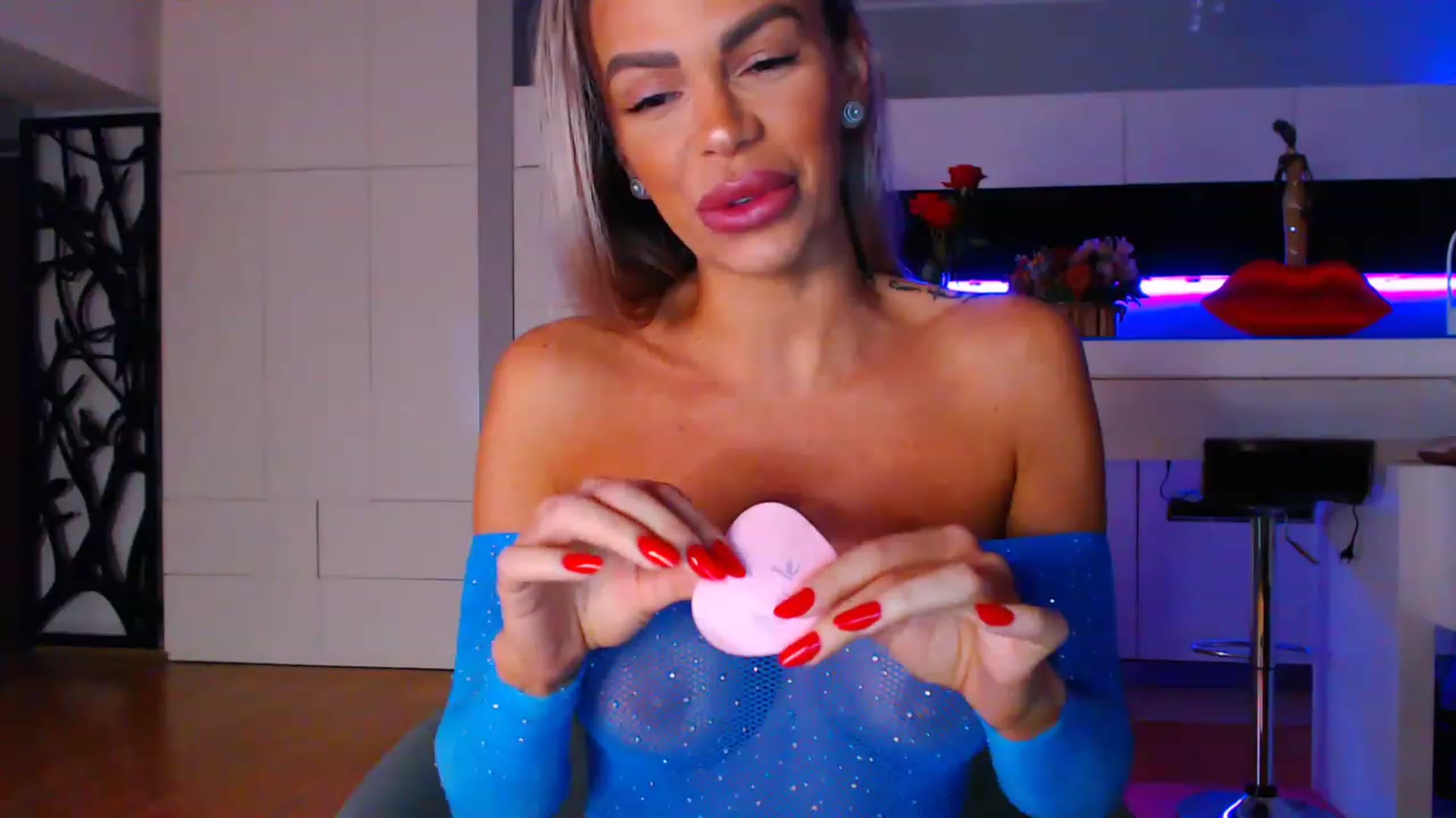 Gallery image thumbnail from D_y_y's myfreecams stream on, 03/15/2023, 04:57 image 2 of 20