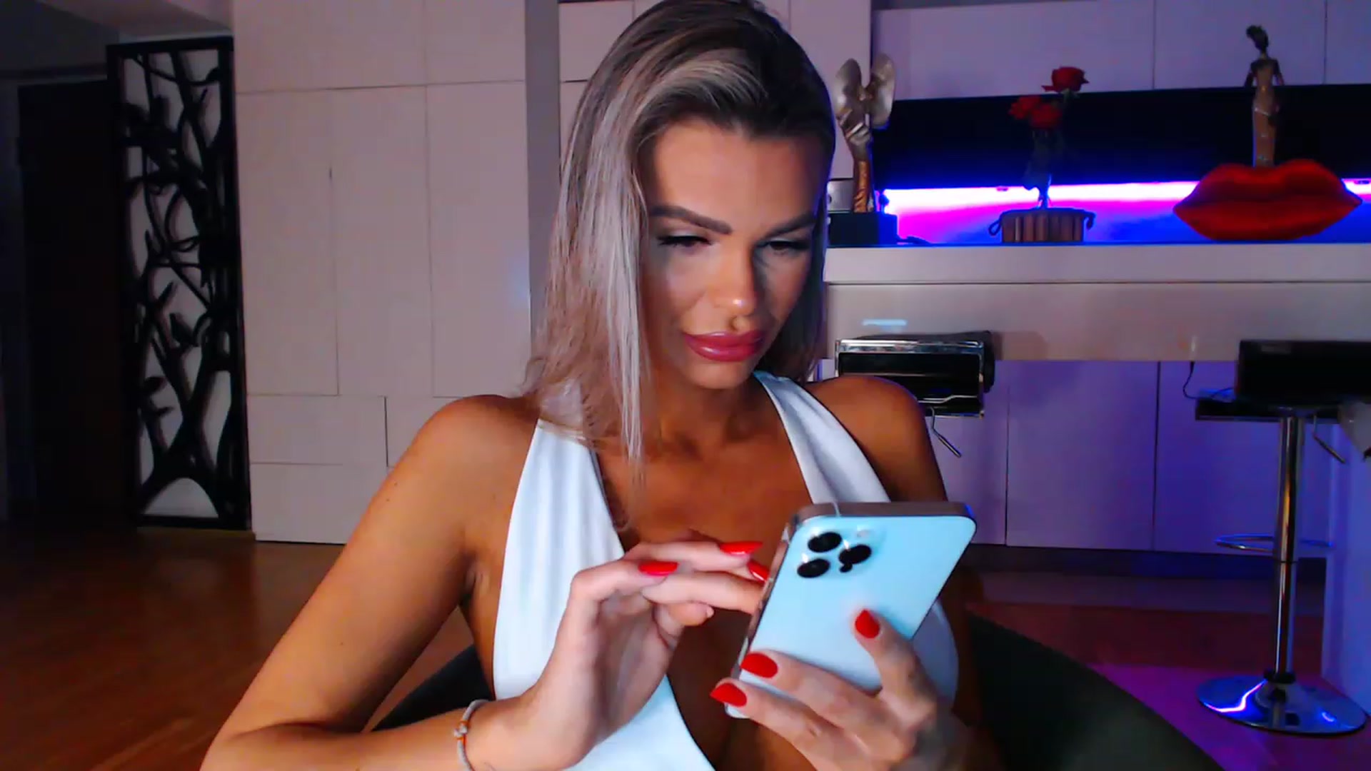 Gallery image thumbnail from D_y_y's myfreecams stream on, 03/19/2023, 05:18 image 1 of 20